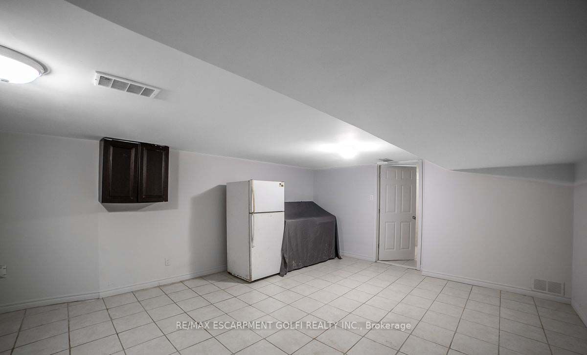 474 Barton Street Property Photo 12