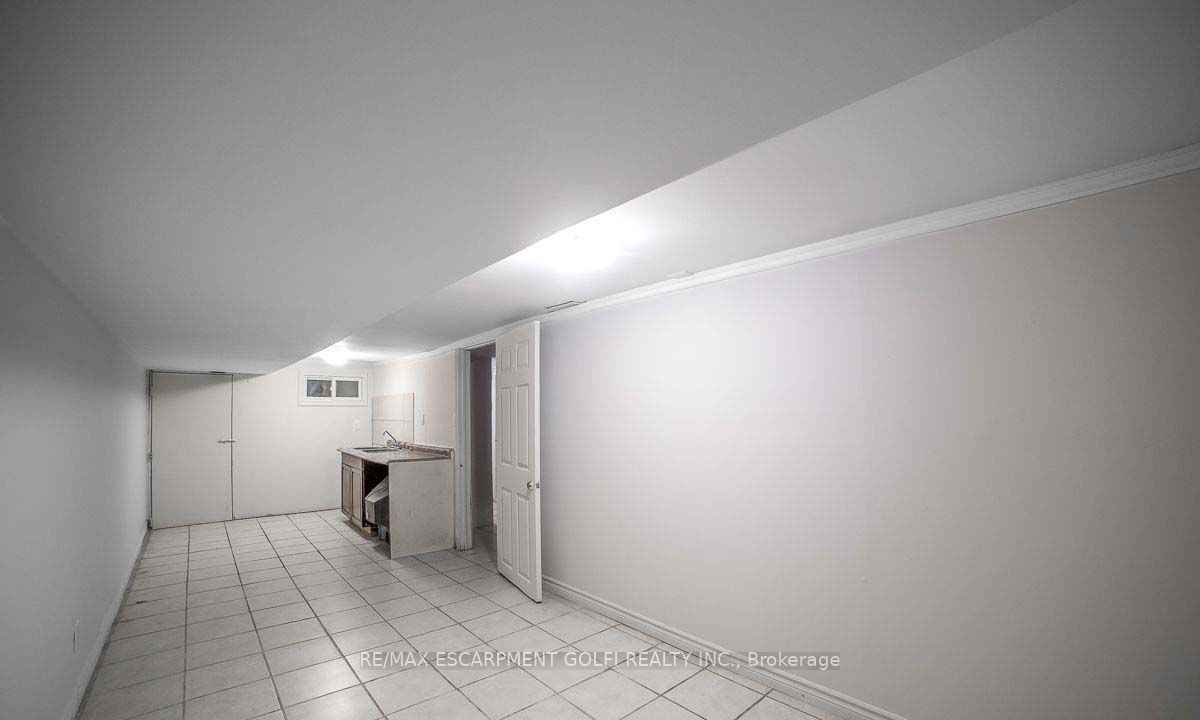 474 Barton Street Property Photo 15