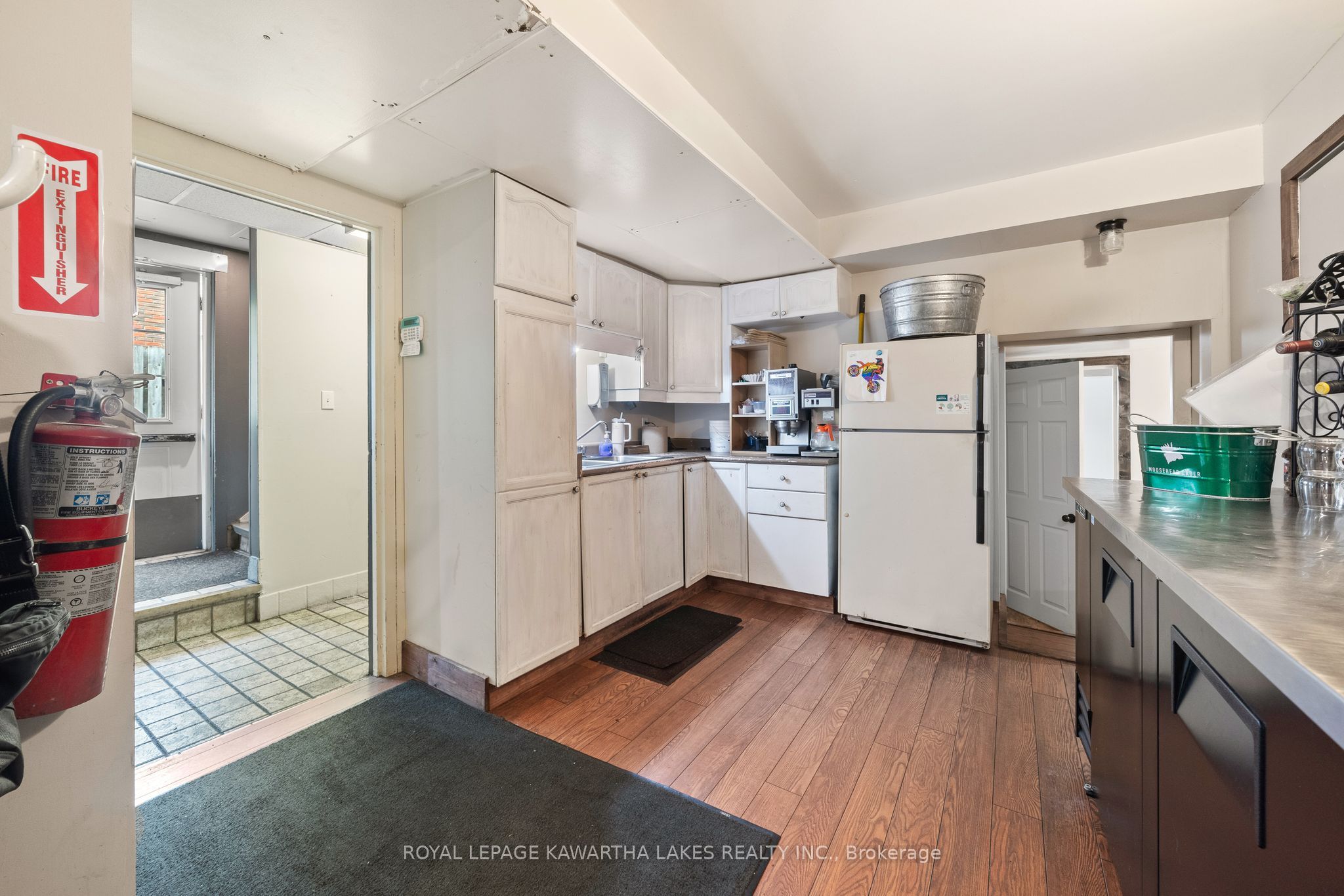 17 King Street Property Photo 32