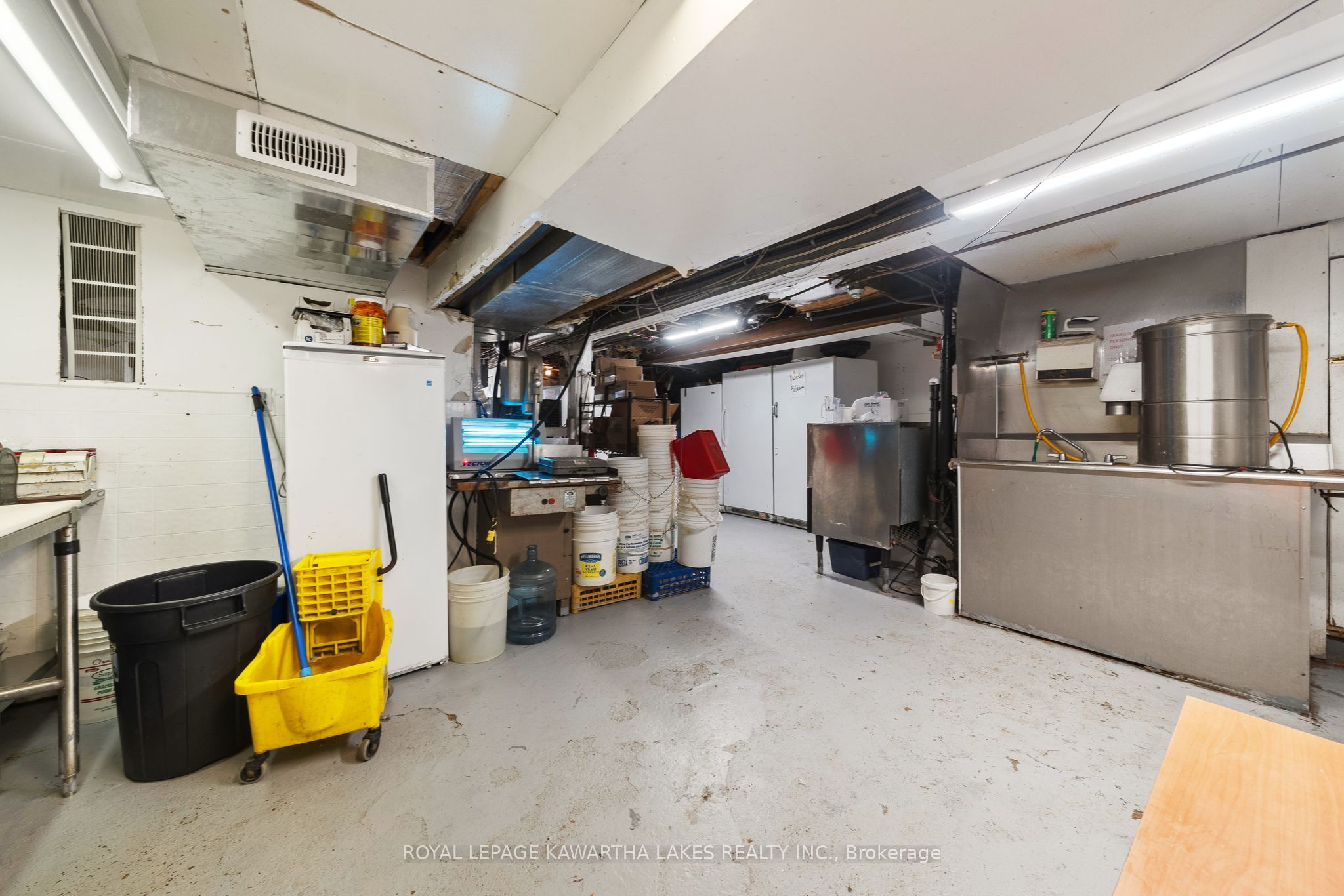 17 King Street Property Photo 35