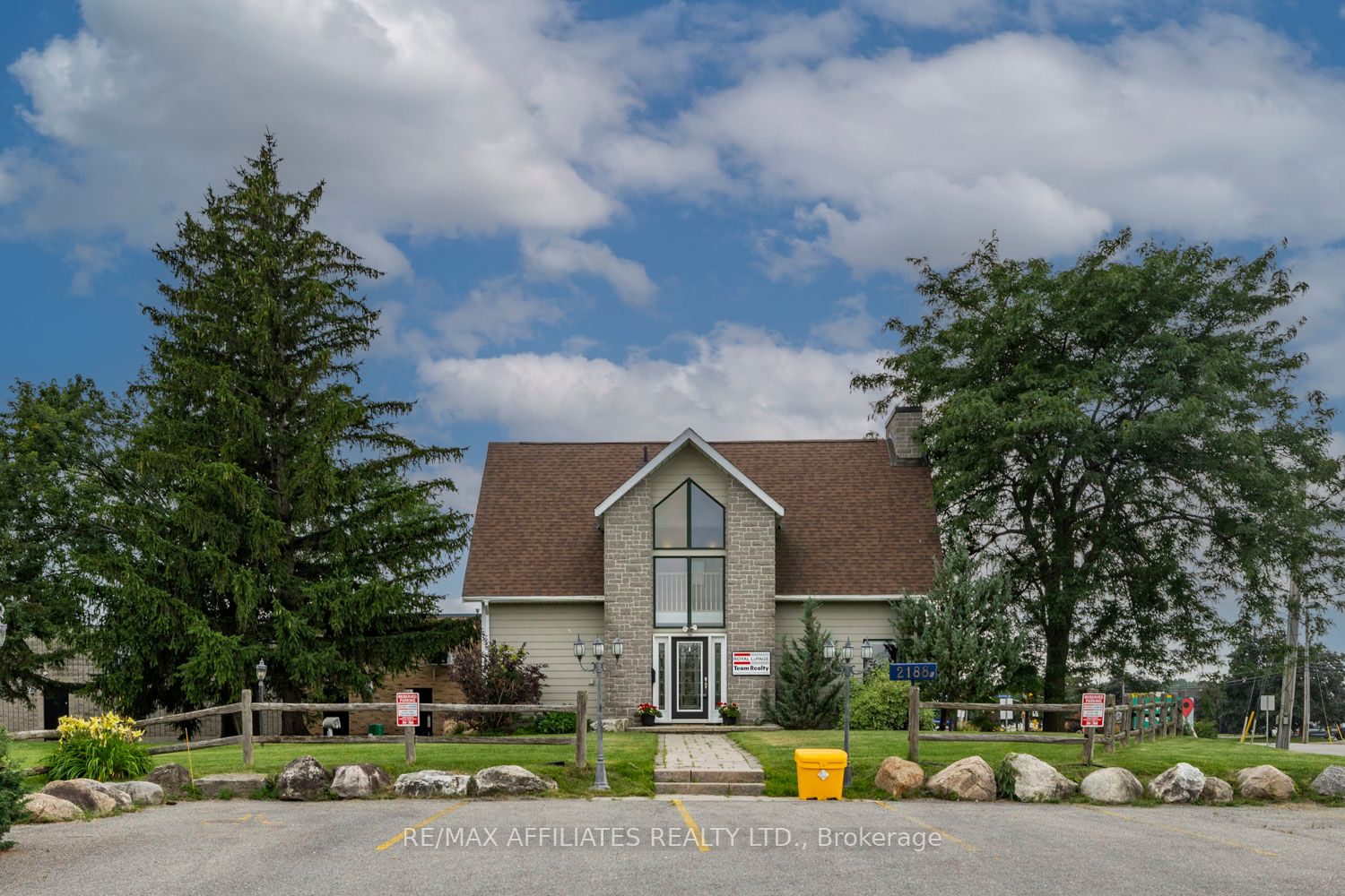 2188 Robertson Road Property Photo 6