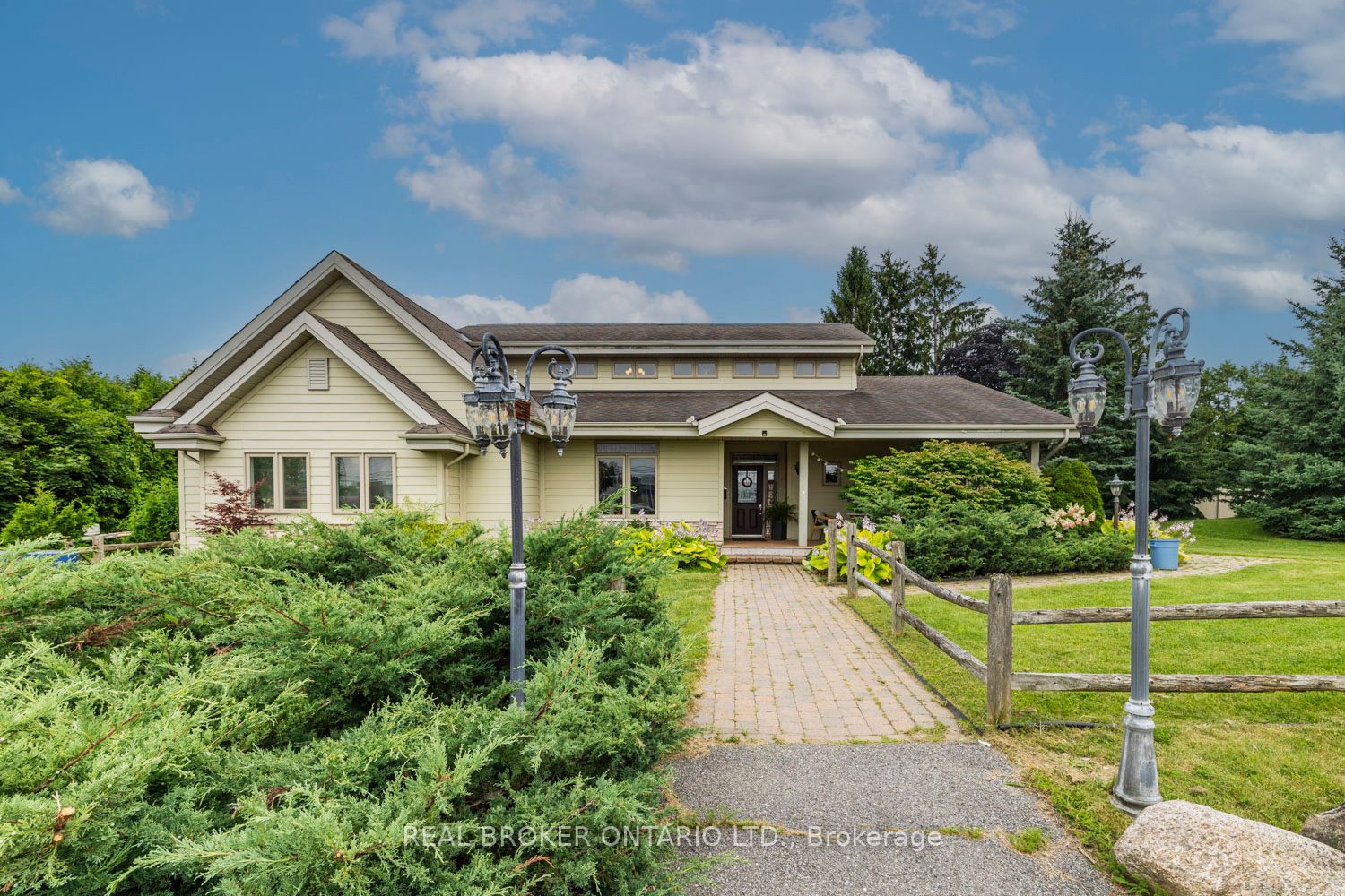 2188 Robertson Road Property Photo 8
