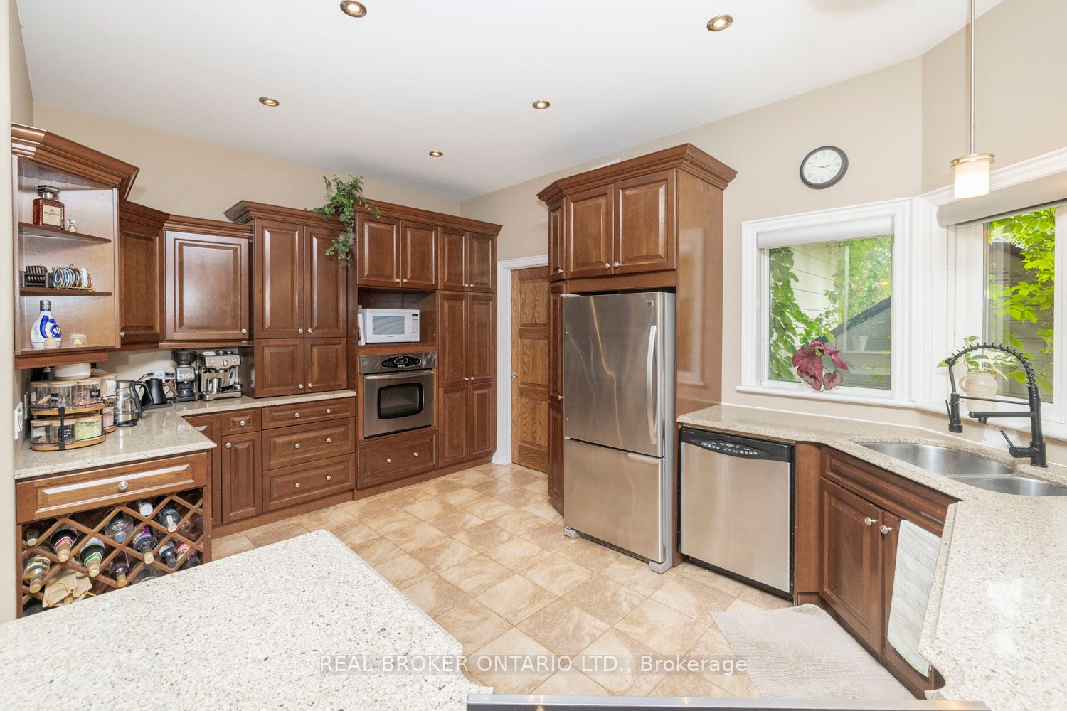 2188 Robertson Road Property Photo 23