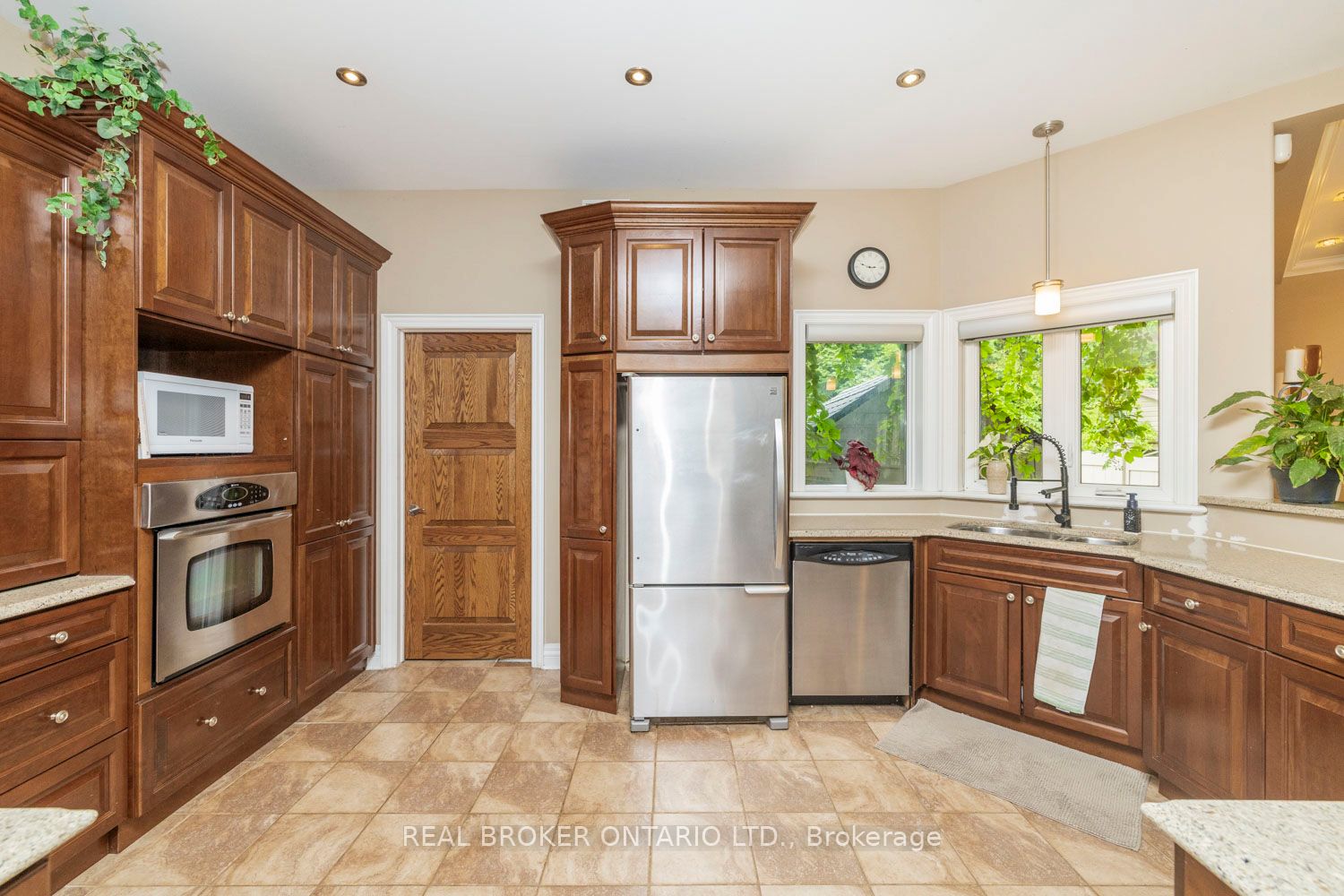 2188 Robertson Road Property Photo 24