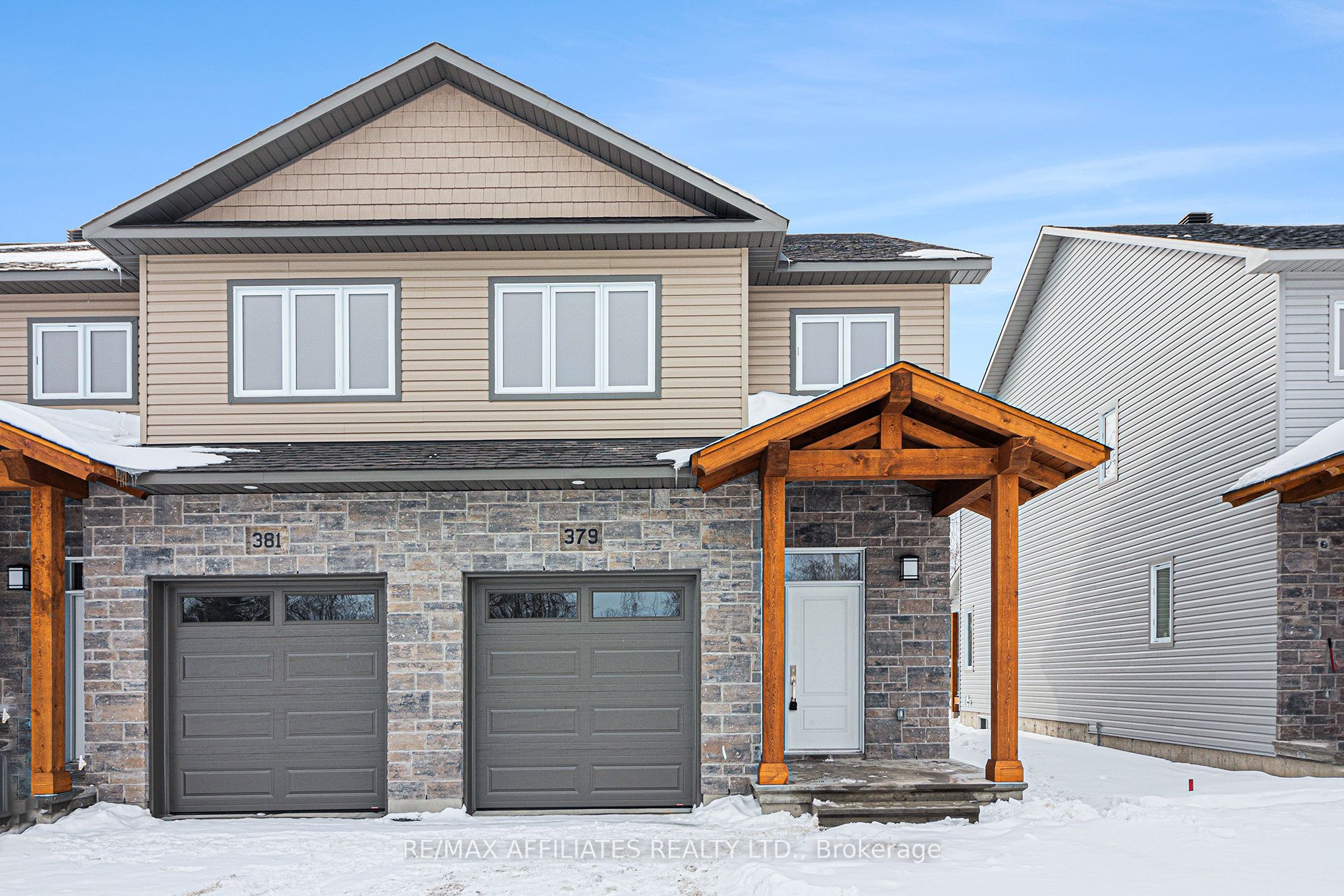 375 Voyageur Place Property Photo