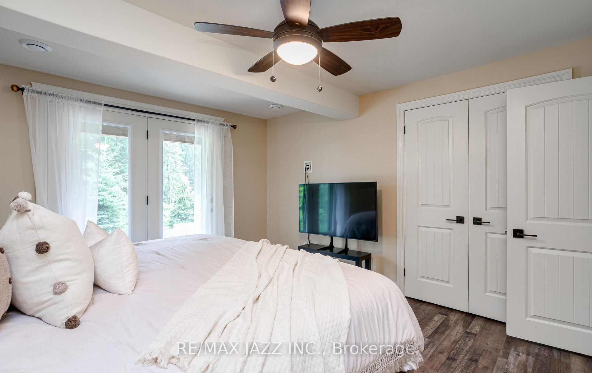 802 Smith Street Property Photo 29