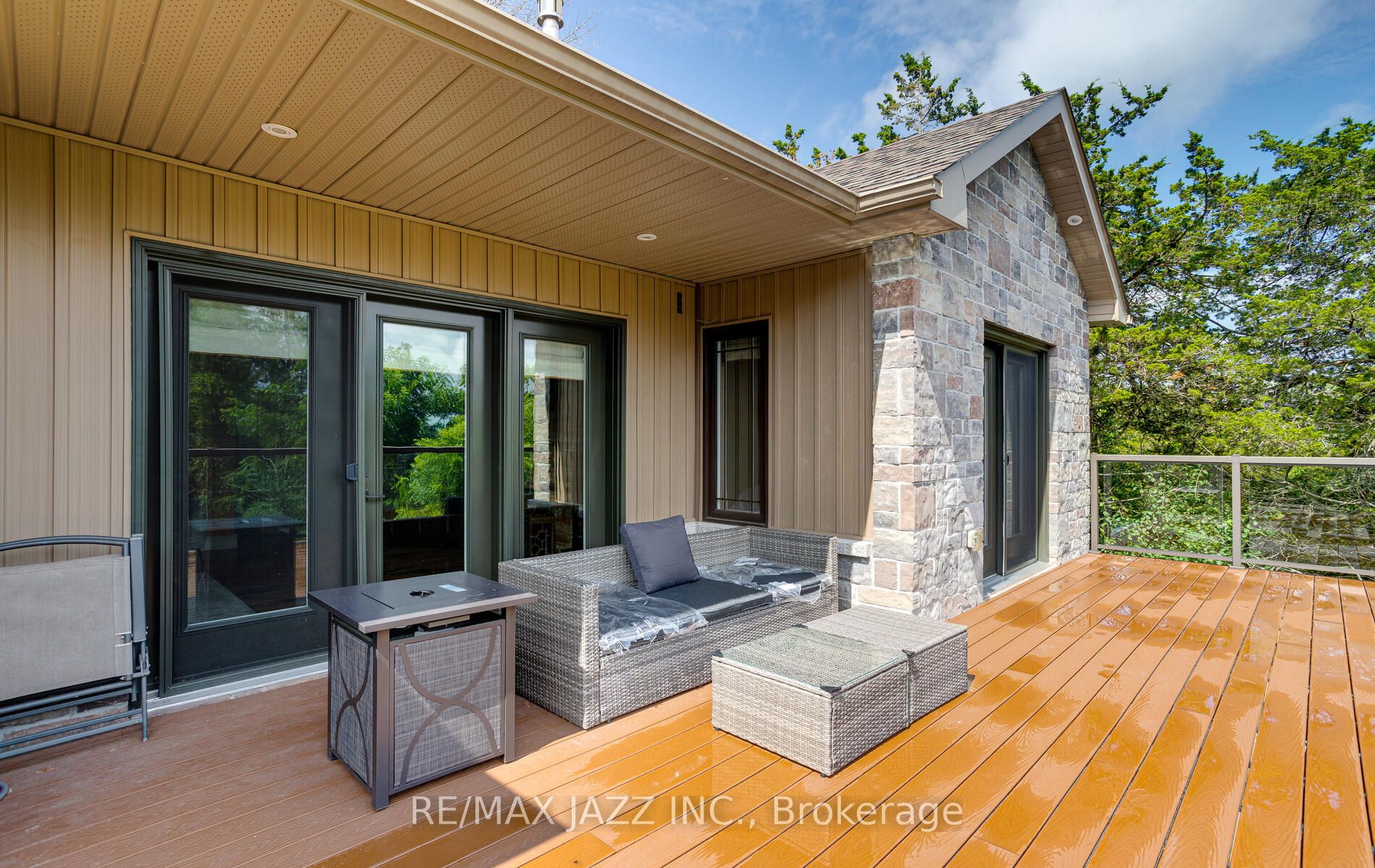 802 Smith Street Property Photo 32