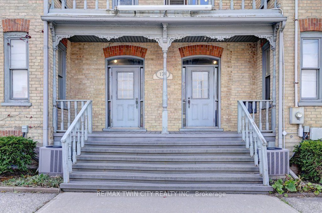 171 Victoria Street Property Photo 3