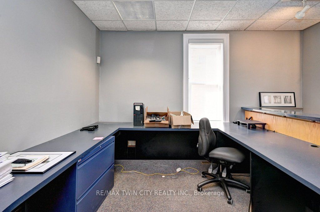 171 Victoria Street Property Photo 5