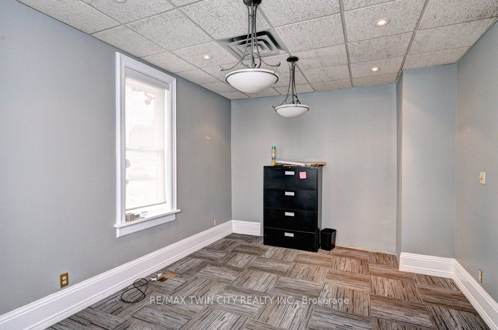 171 Victoria Street Property Photo 12