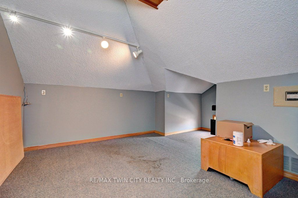 171 Victoria Street Property Photo 16
