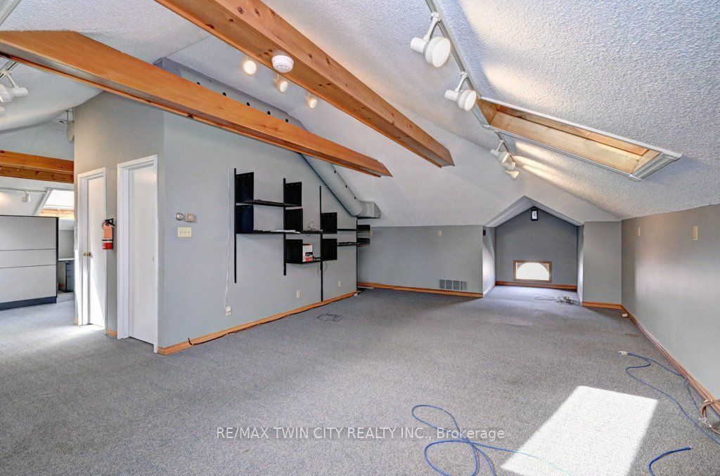 171 Victoria Street Property Photo 17