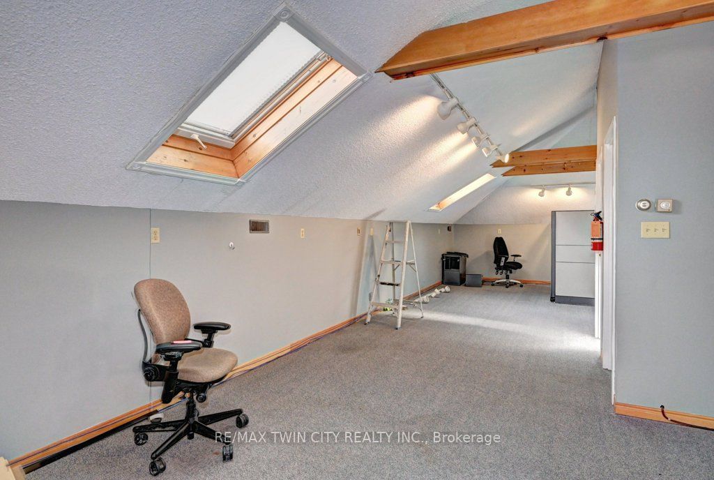 171 Victoria Street Property Photo 19