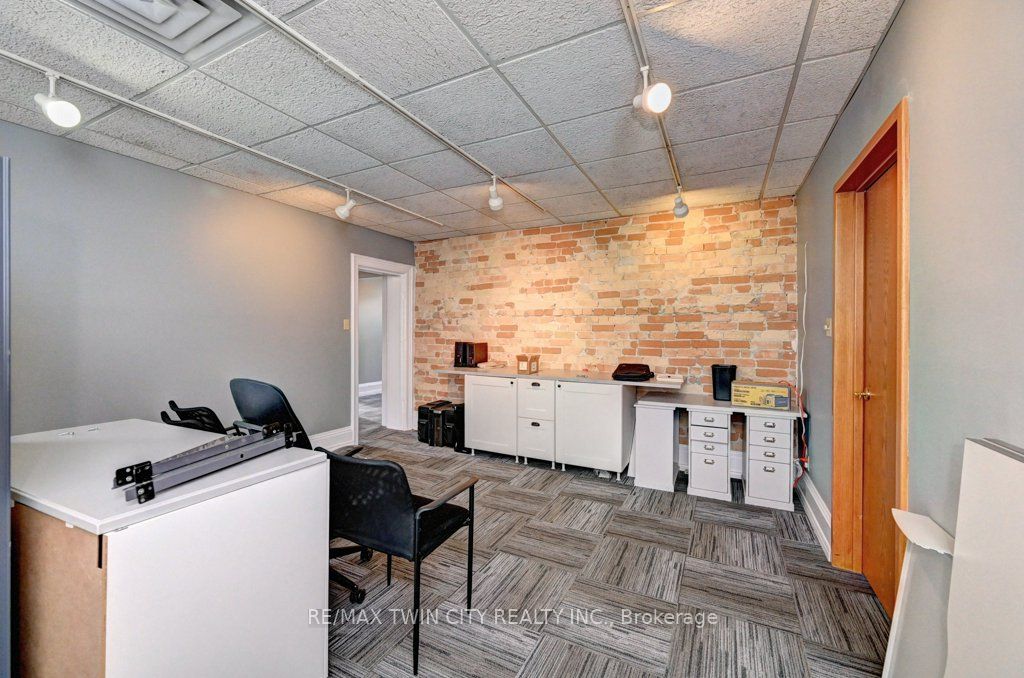171 Victoria Street Property Photo 21