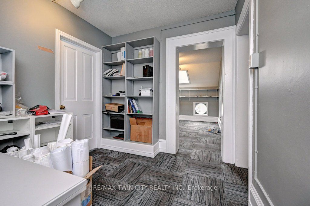 171 Victoria Street Property Photo 22