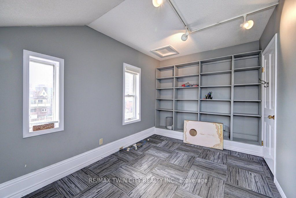 171 Victoria Street Property Photo 23