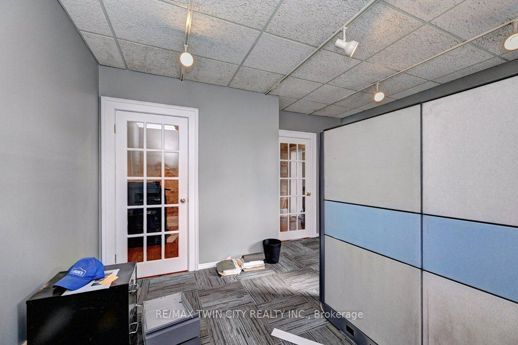 171 Victoria Street Property Photo 24