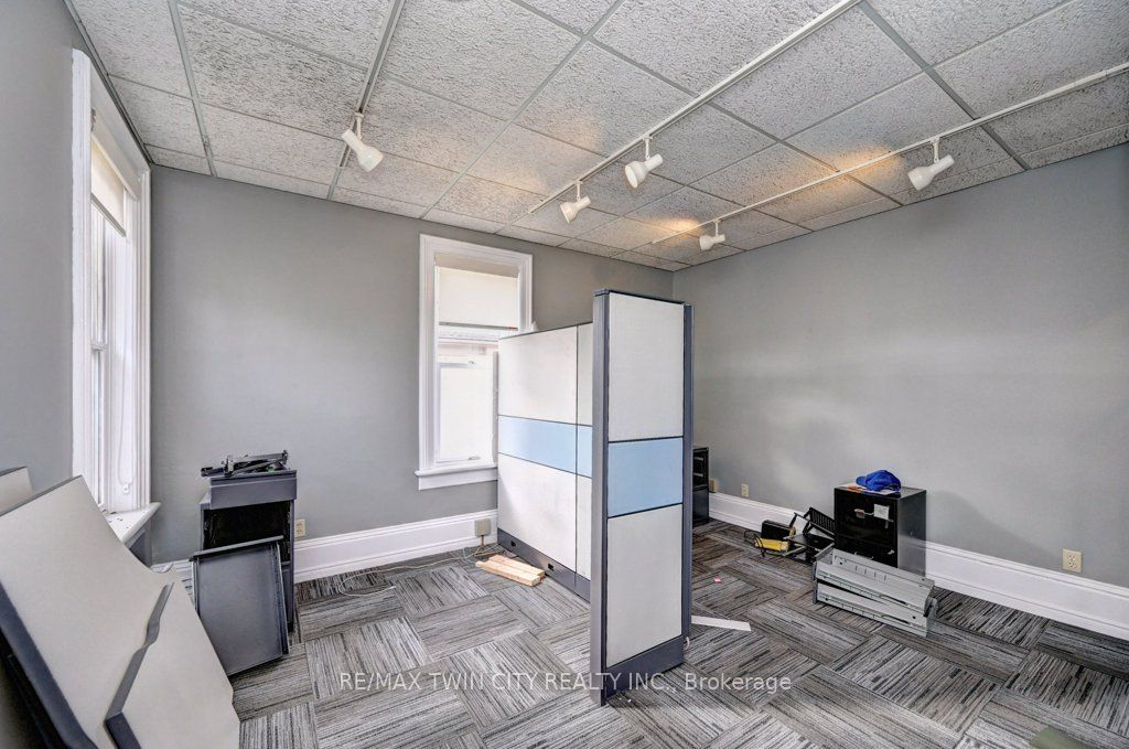 171 Victoria Street Property Photo 25