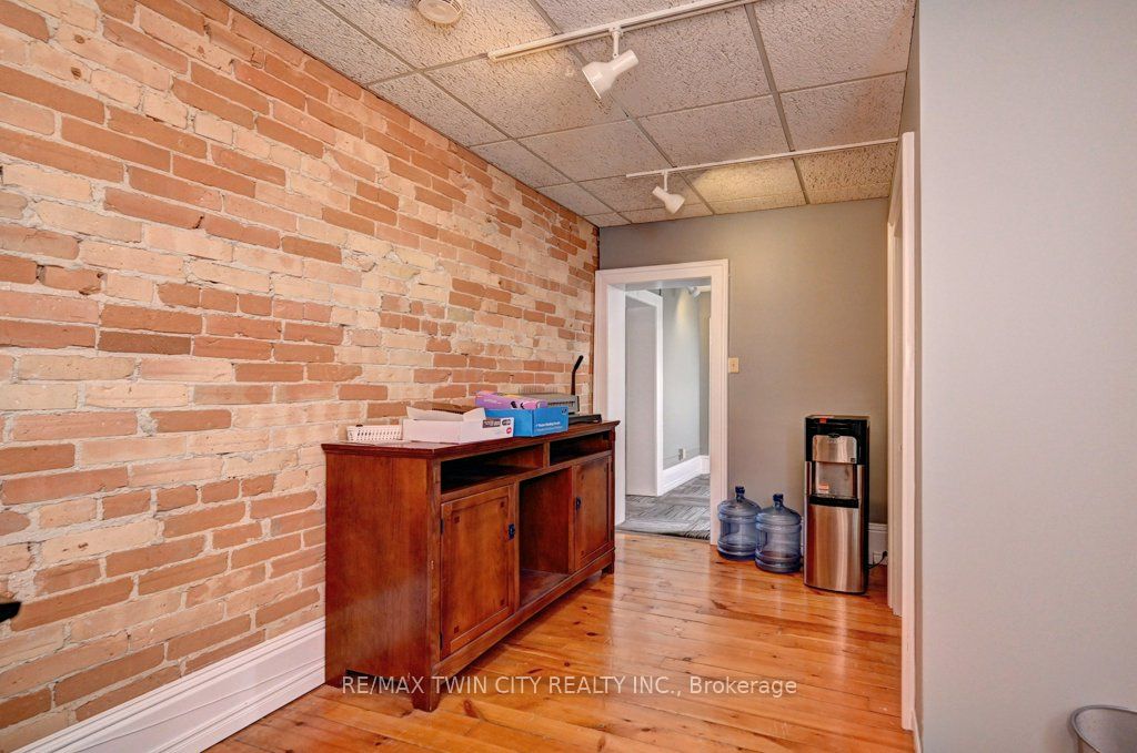 171 Victoria Street Property Photo 26