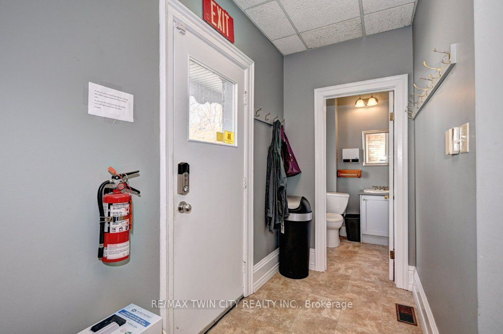171 Victoria Street Property Photo 30