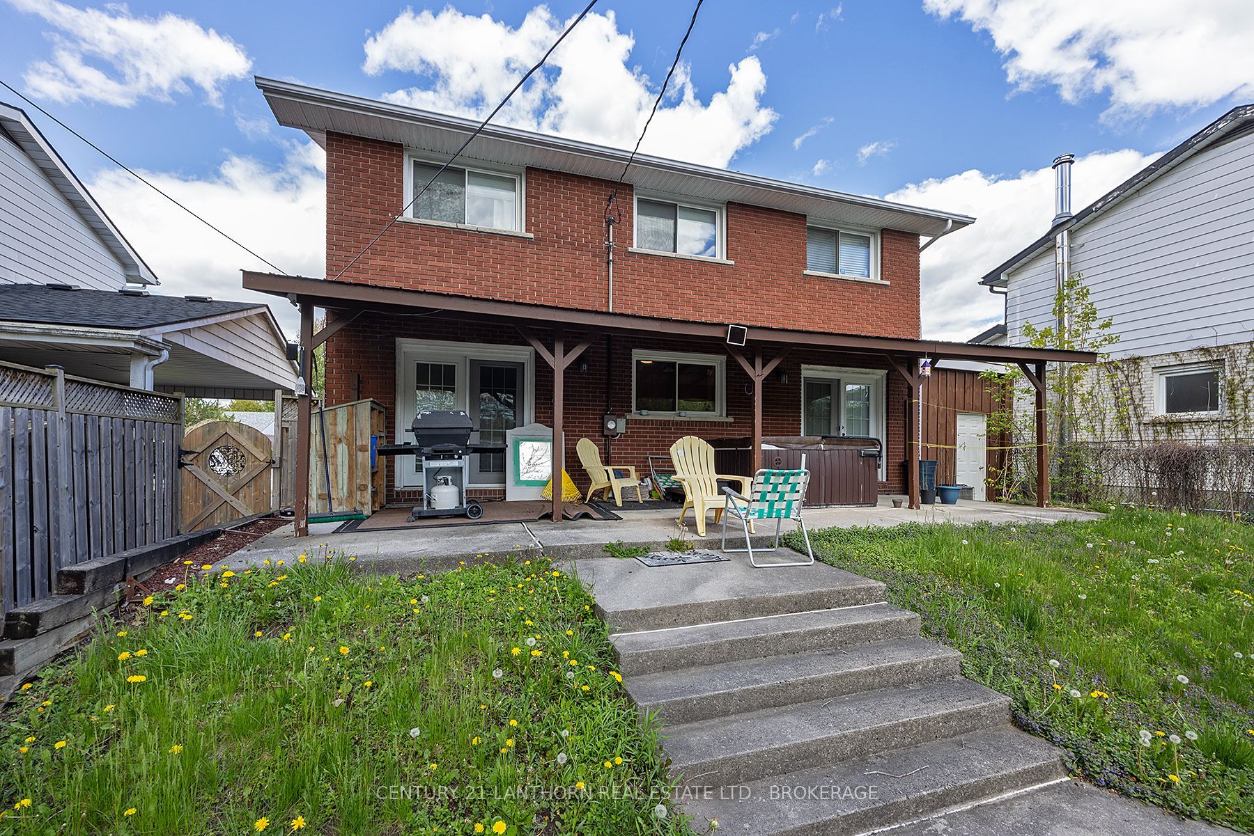 58 Cliff Crescent Property Photo 2