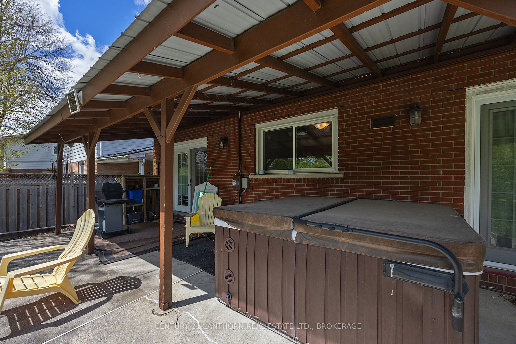 58 Cliff Crescent Property Photo 5
