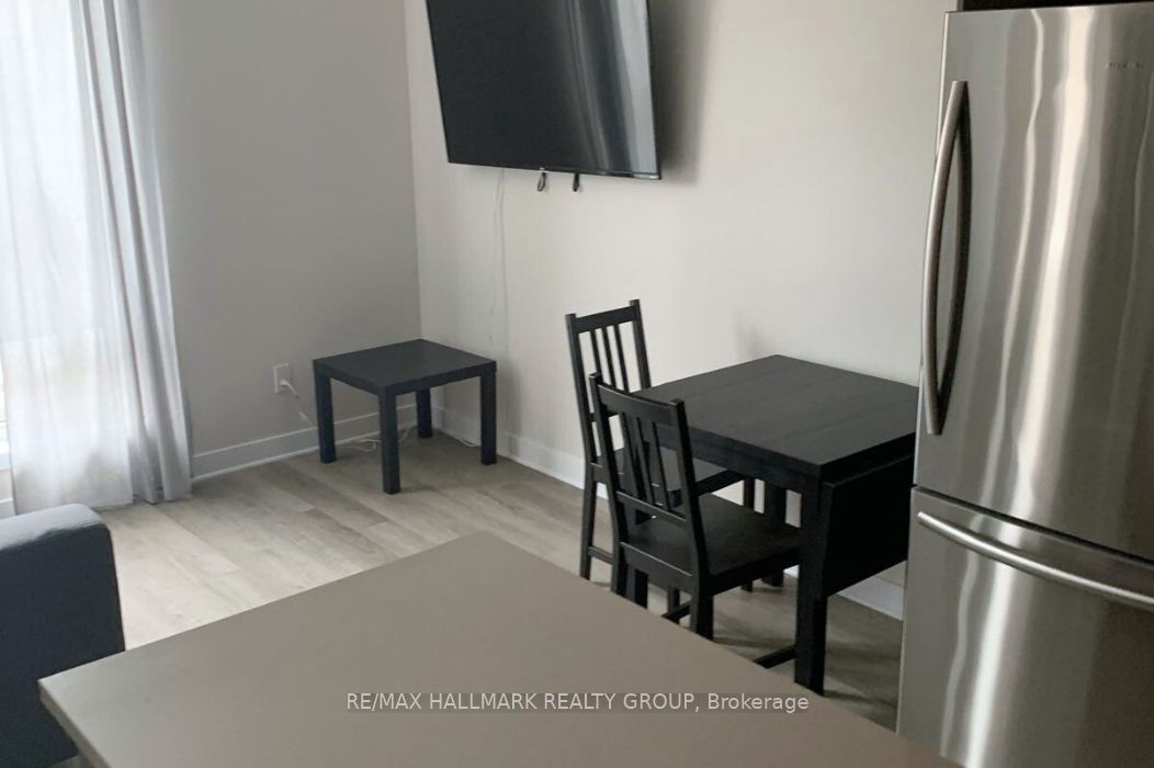 296 Somerset Street Property Photo 9