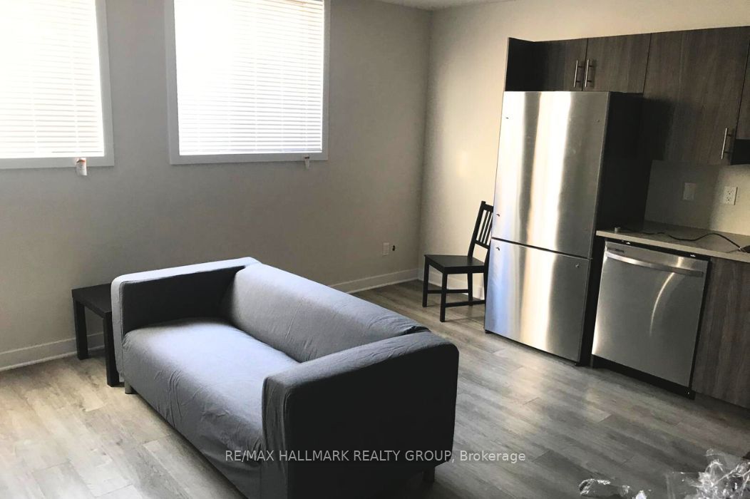 296 Somerset Street Property Photo 11