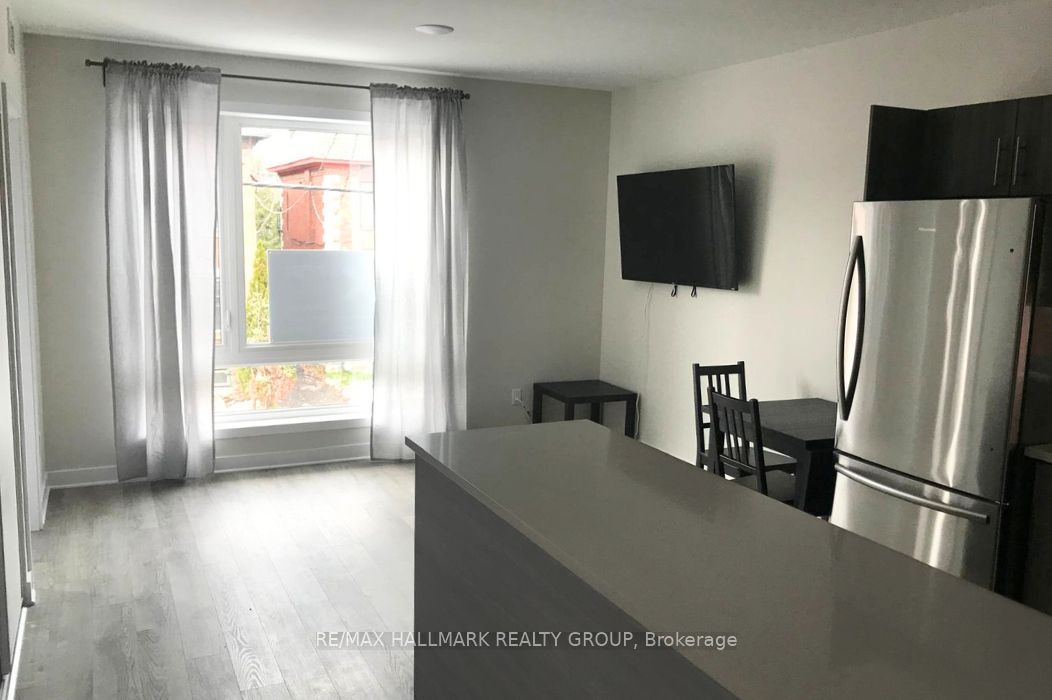 296 Somerset Street Property Photo 12