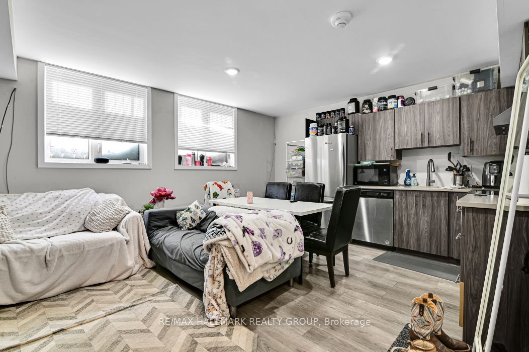296 Somerset Street Property Photo 13
