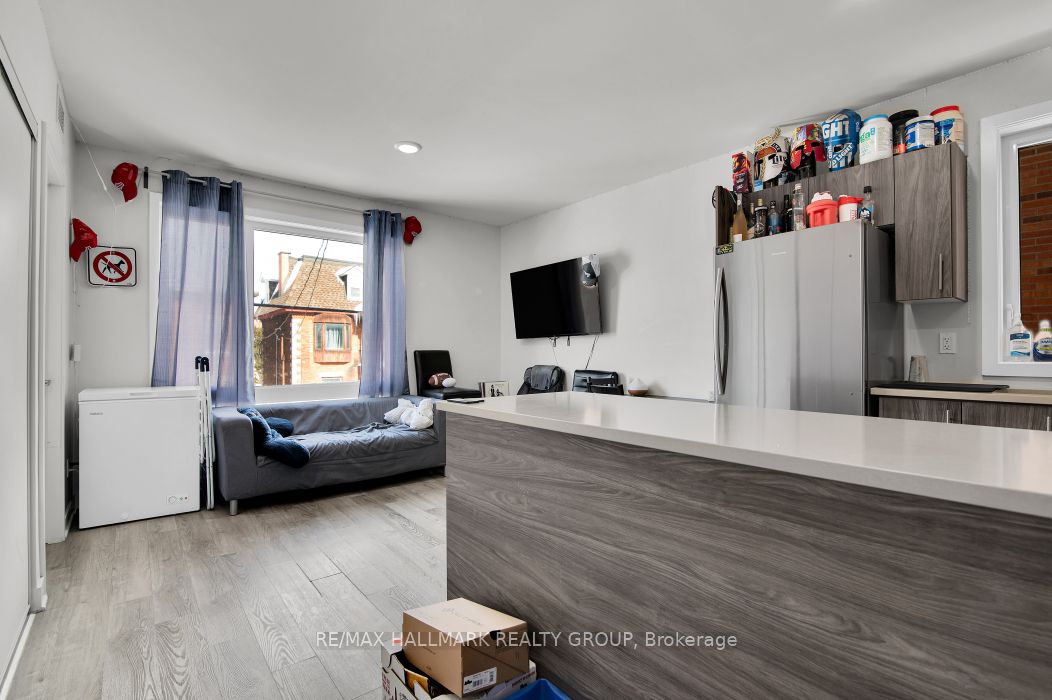 296 Somerset Street Property Photo 22