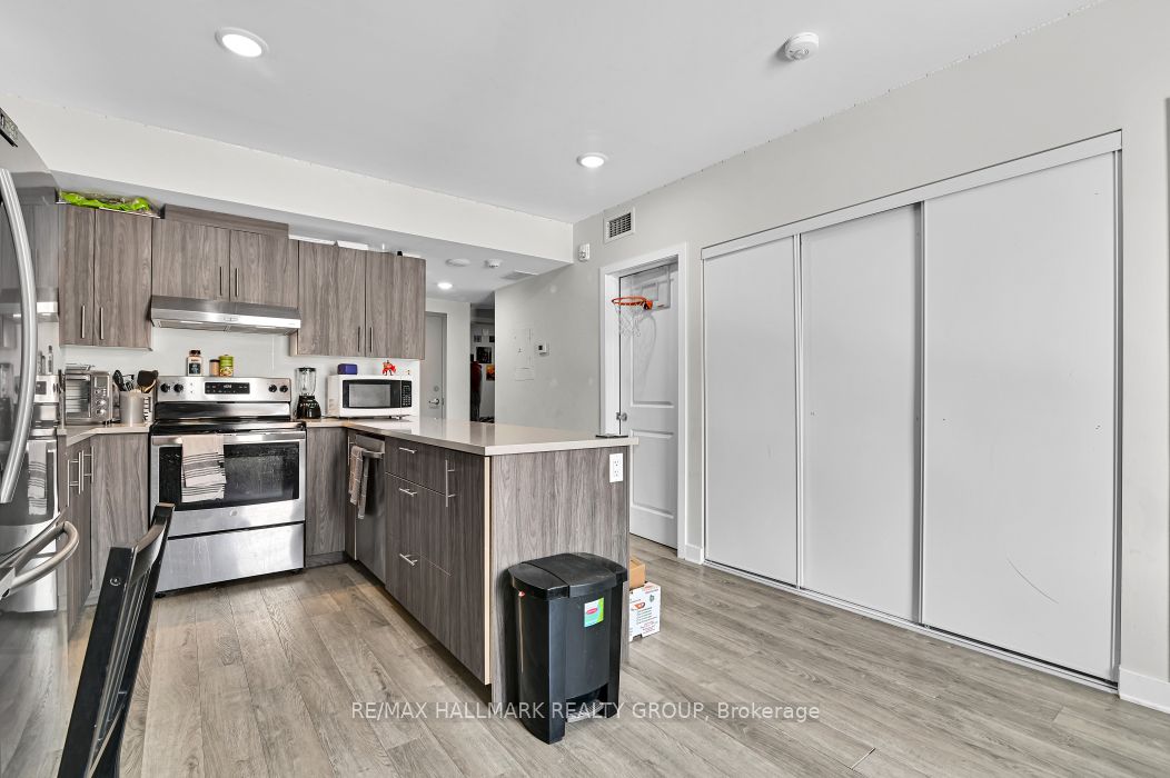 296 Somerset Street Property Photo 23