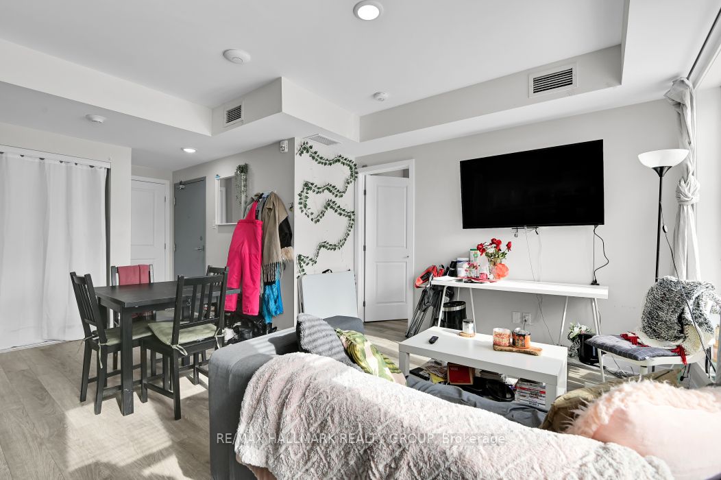 296 Somerset Street Property Photo 30