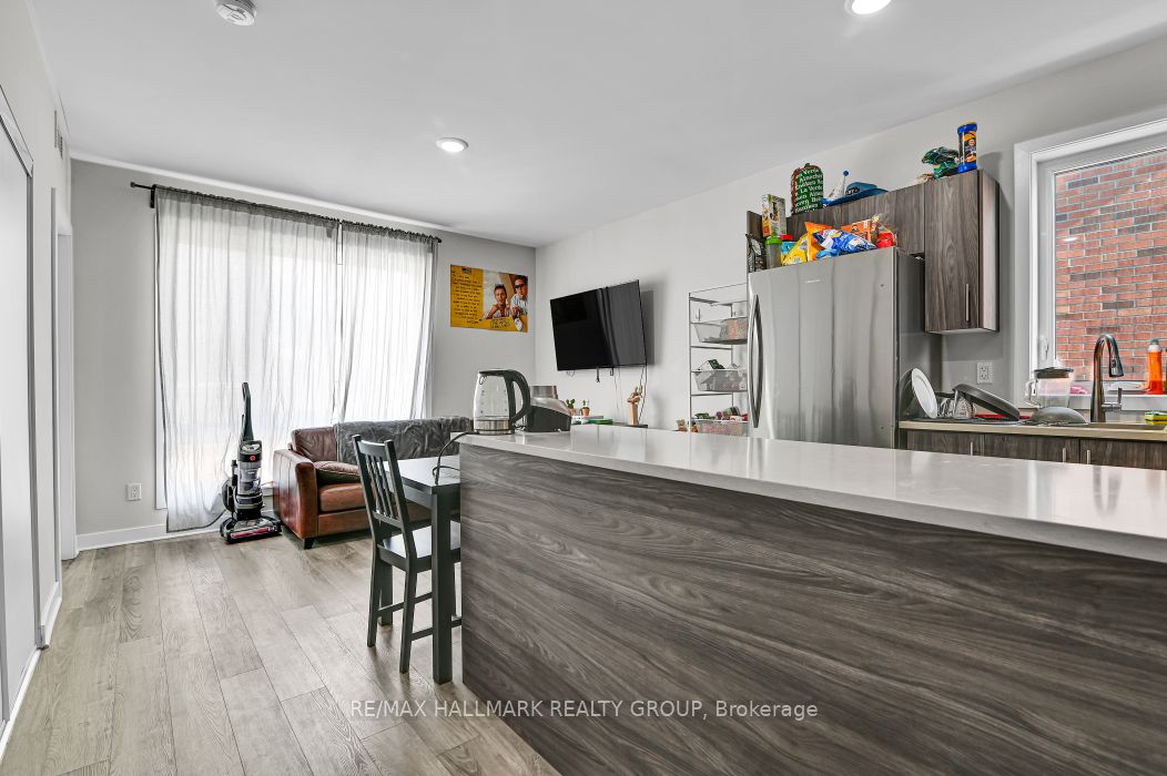 296 Somerset Street Property Photo 37
