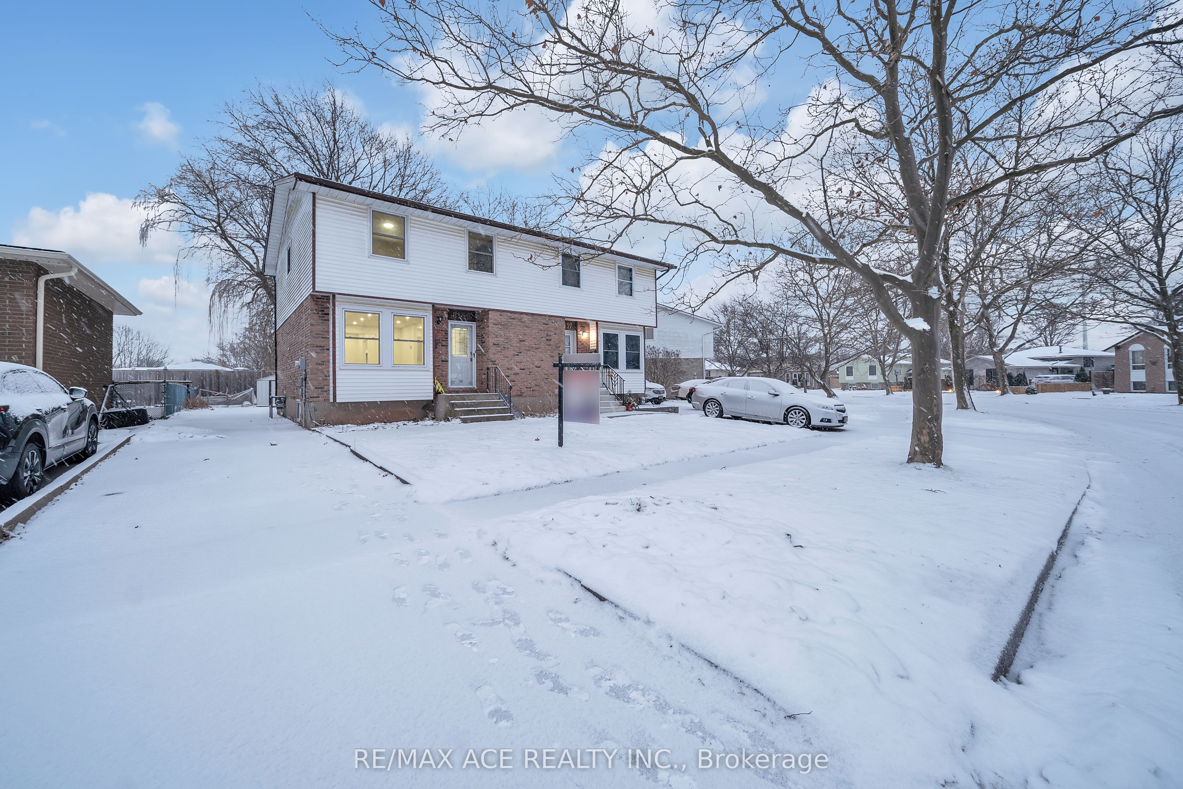 8159 Lynhurst Drive Property Photo 2