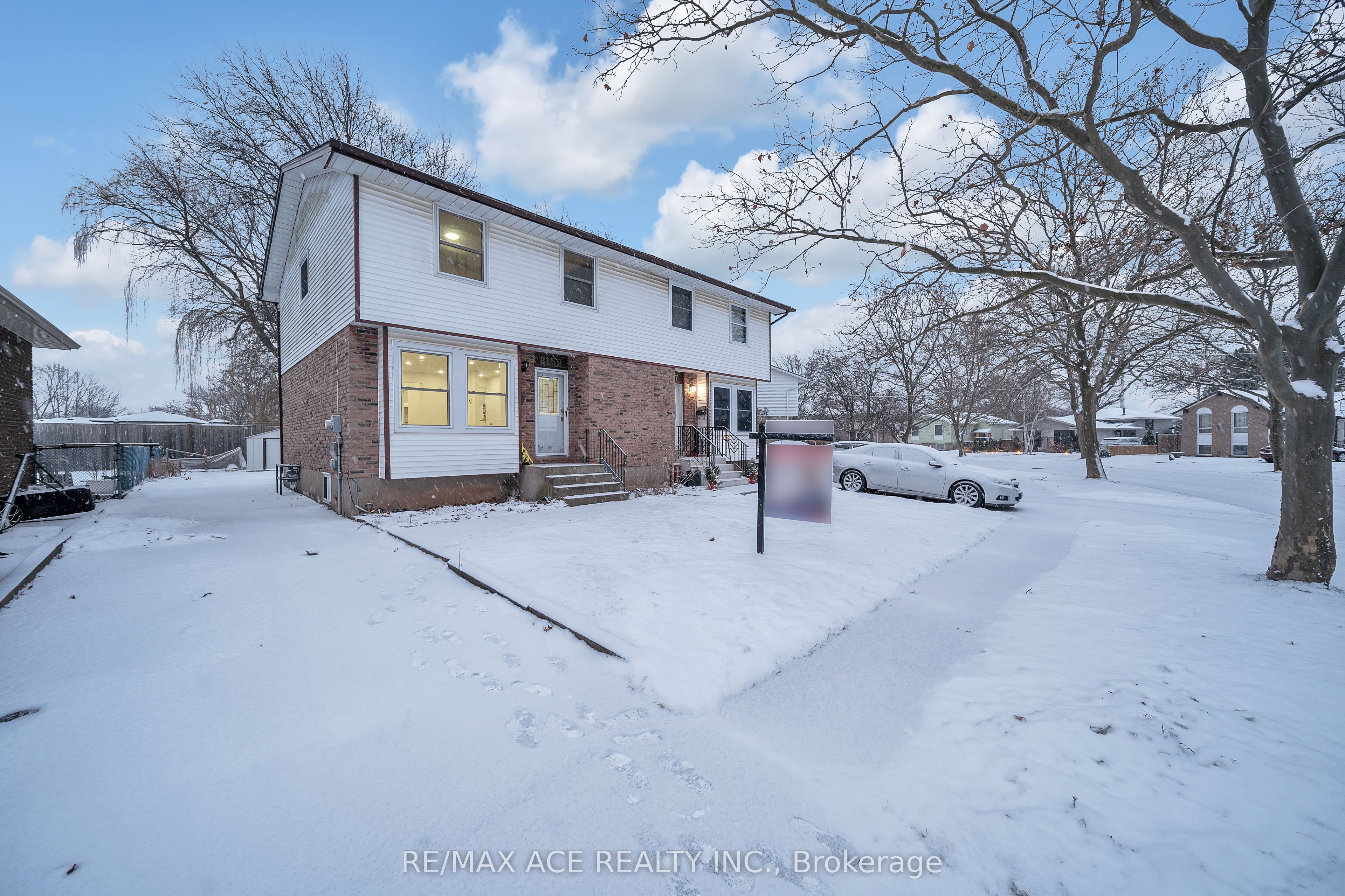 8159 Lynhurst Drive Property Photo 3