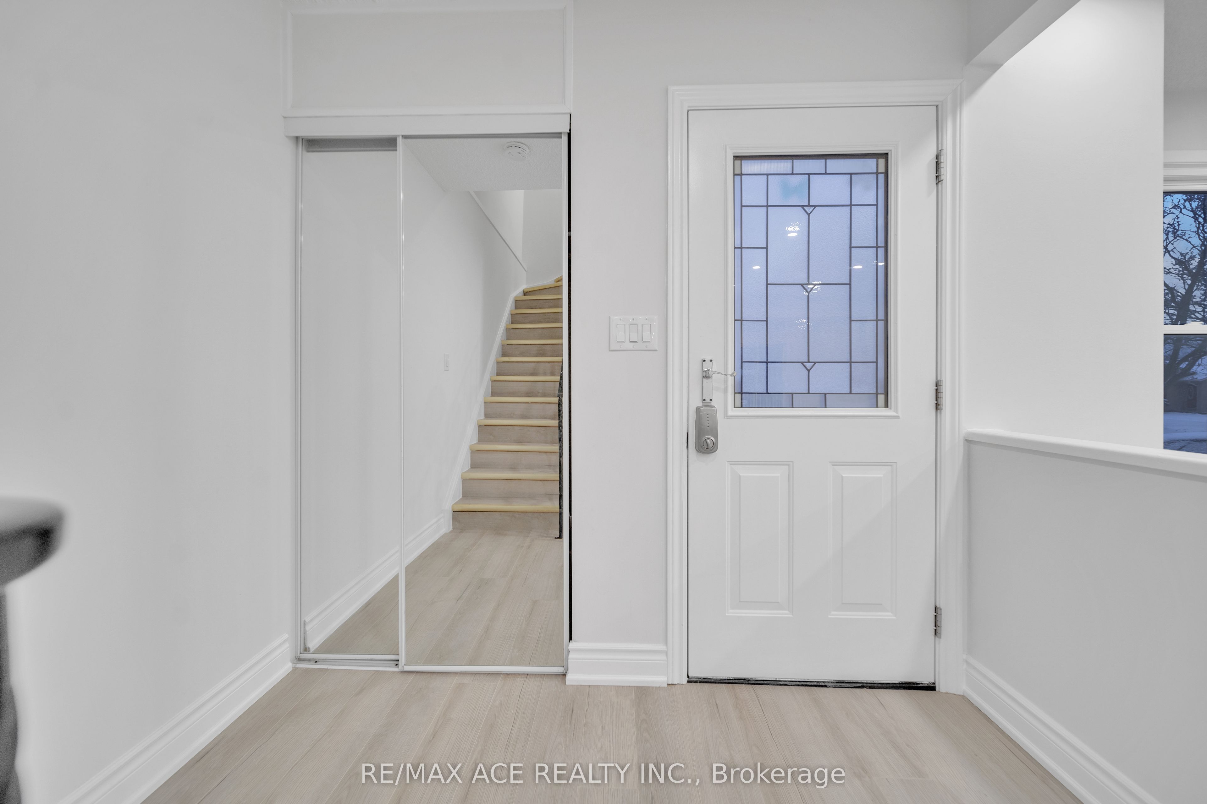 8159 Lynhurst Drive Property Photo 11