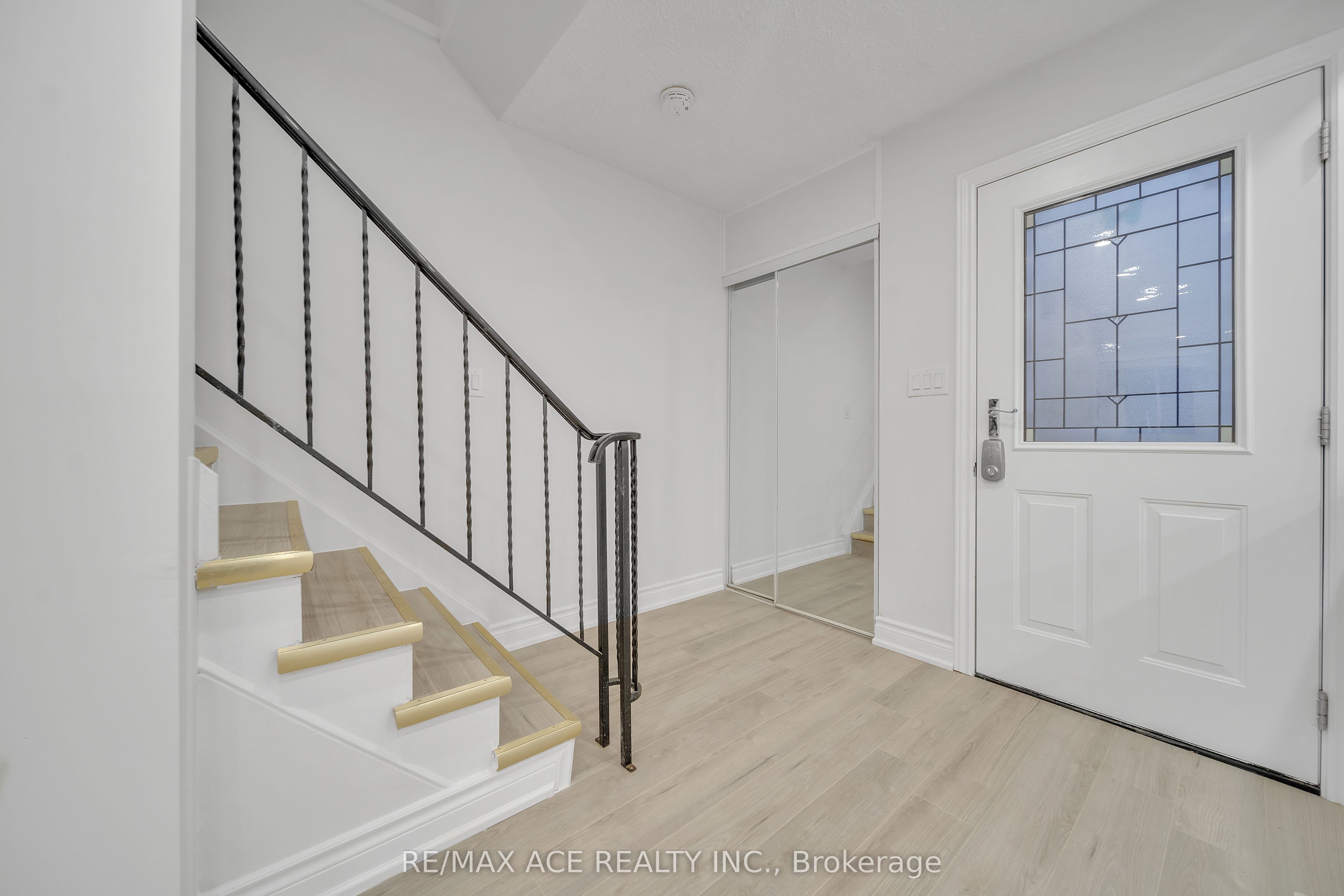 8159 Lynhurst Drive Property Photo 12