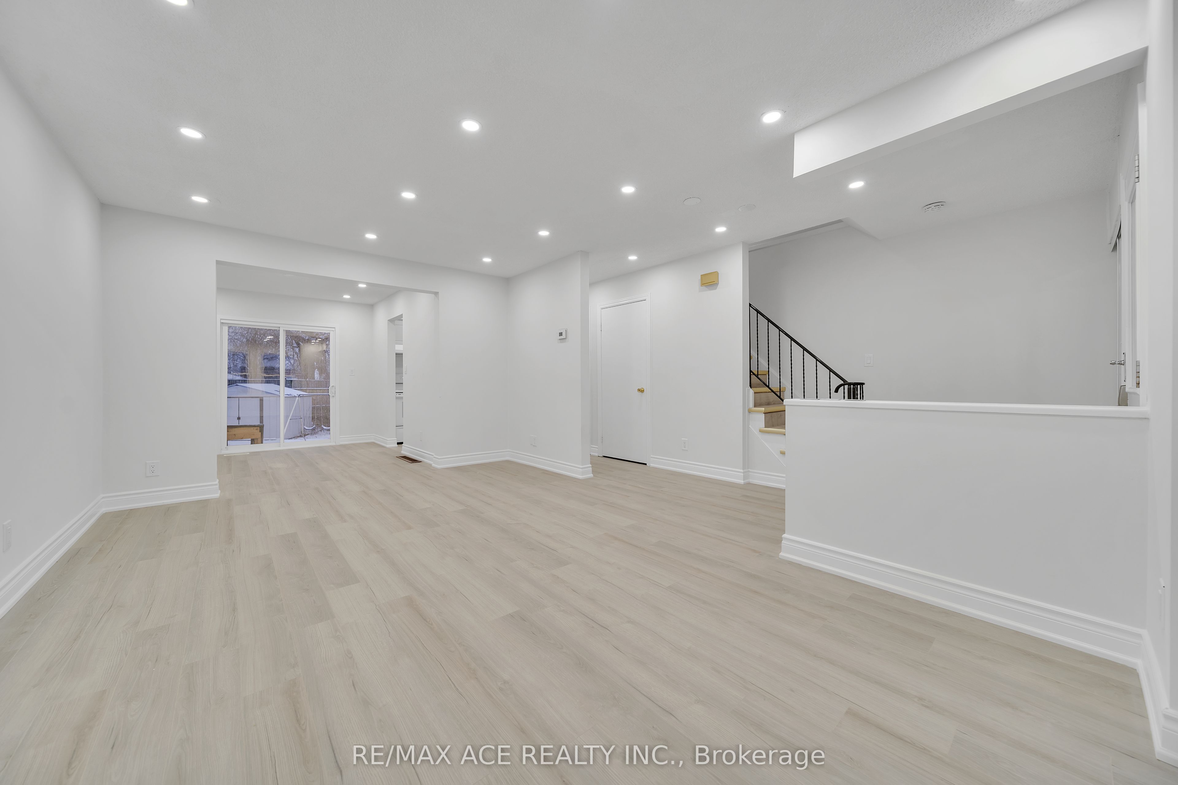 8159 Lynhurst Drive Property Photo 16
