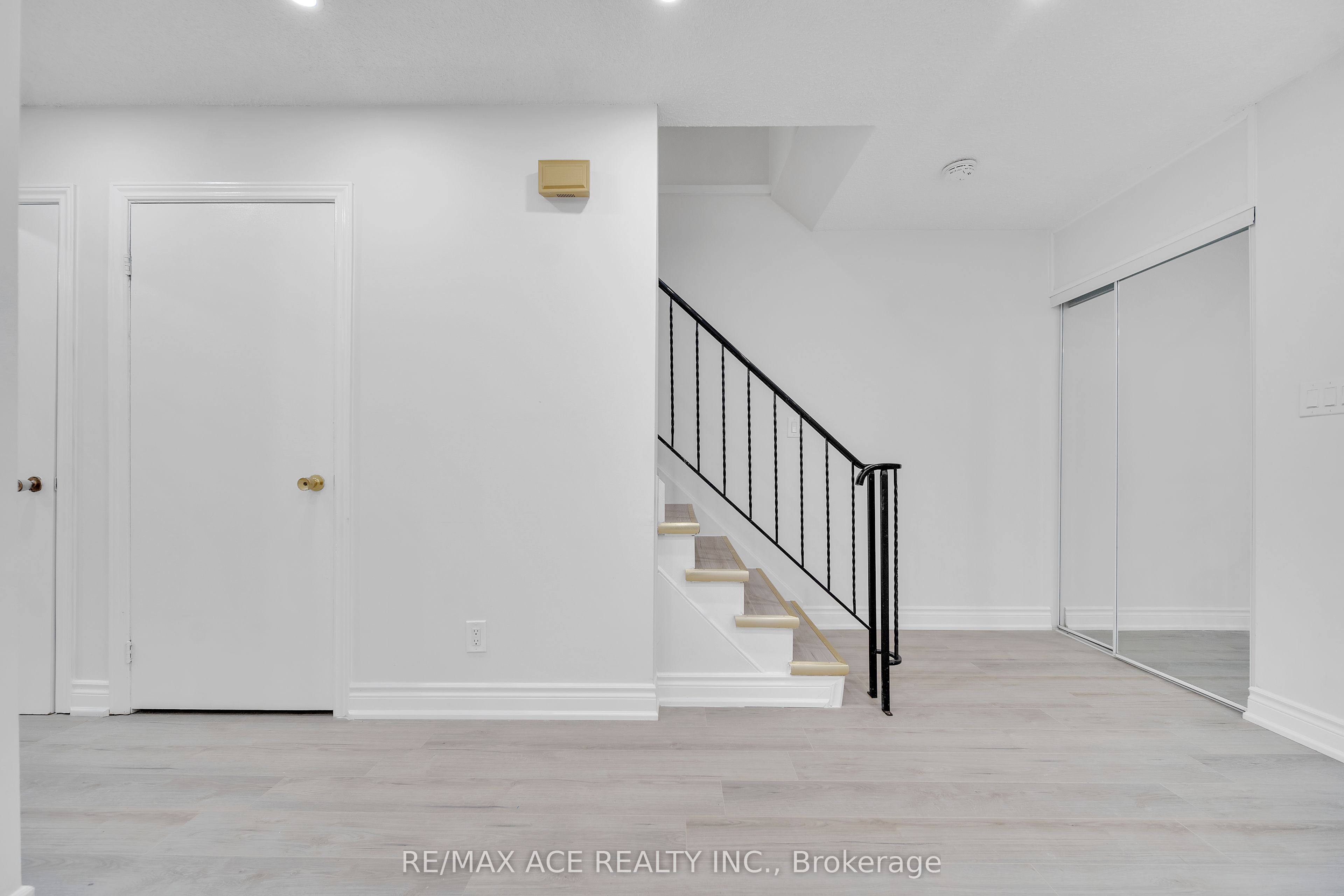 8159 Lynhurst Drive Property Photo 17