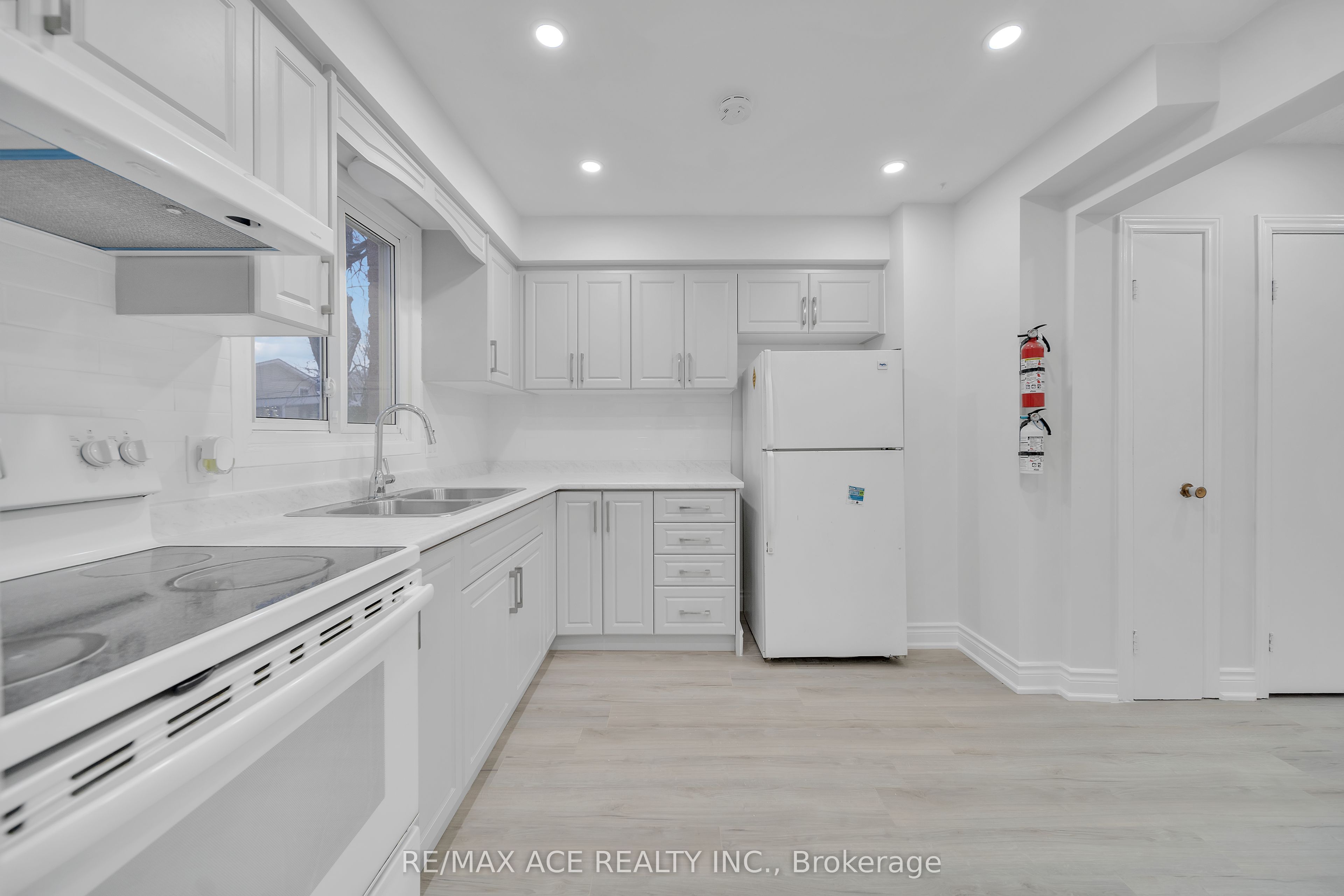 8159 Lynhurst Drive Property Photo 20