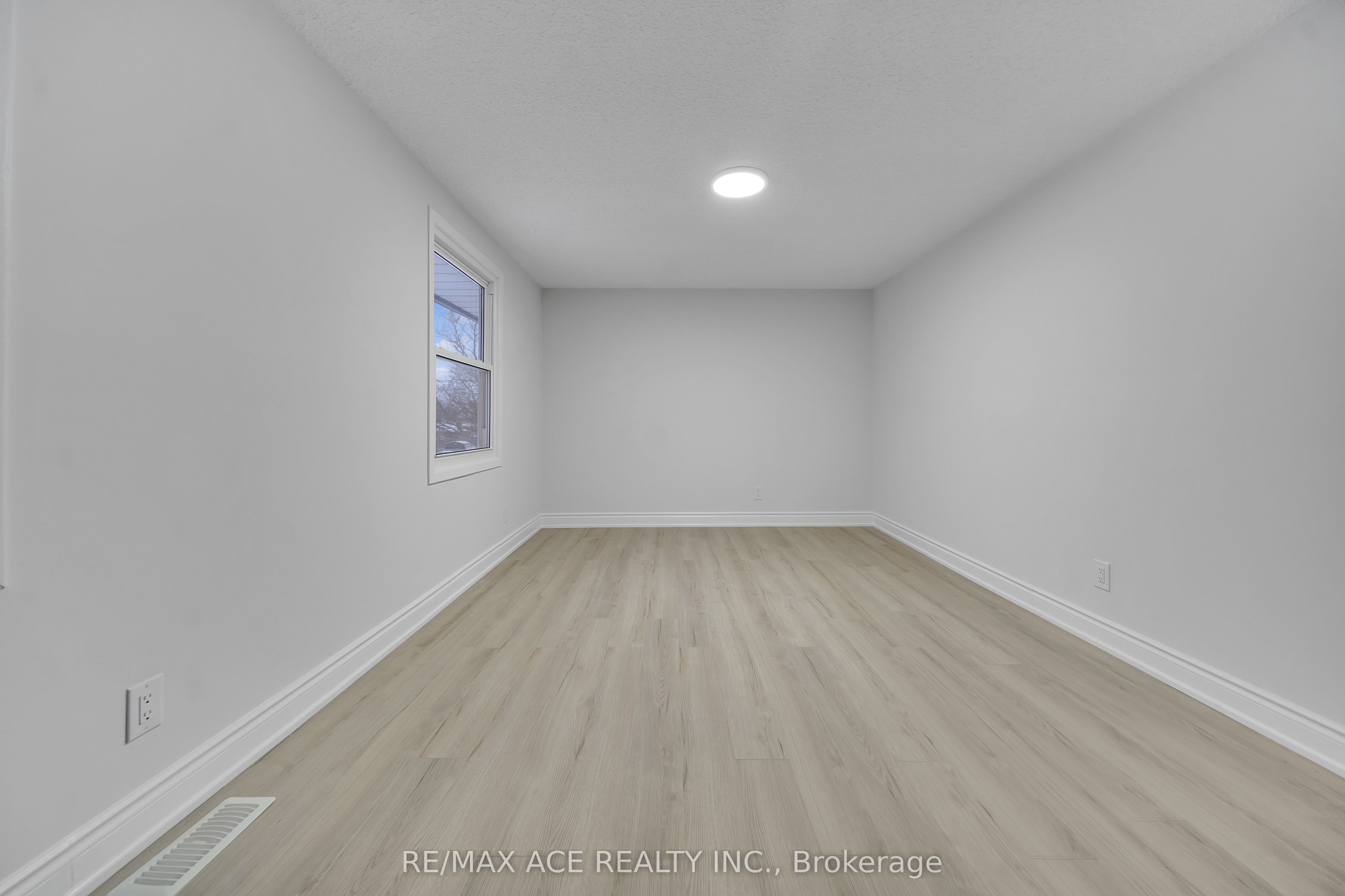 8159 Lynhurst Drive Property Photo 27