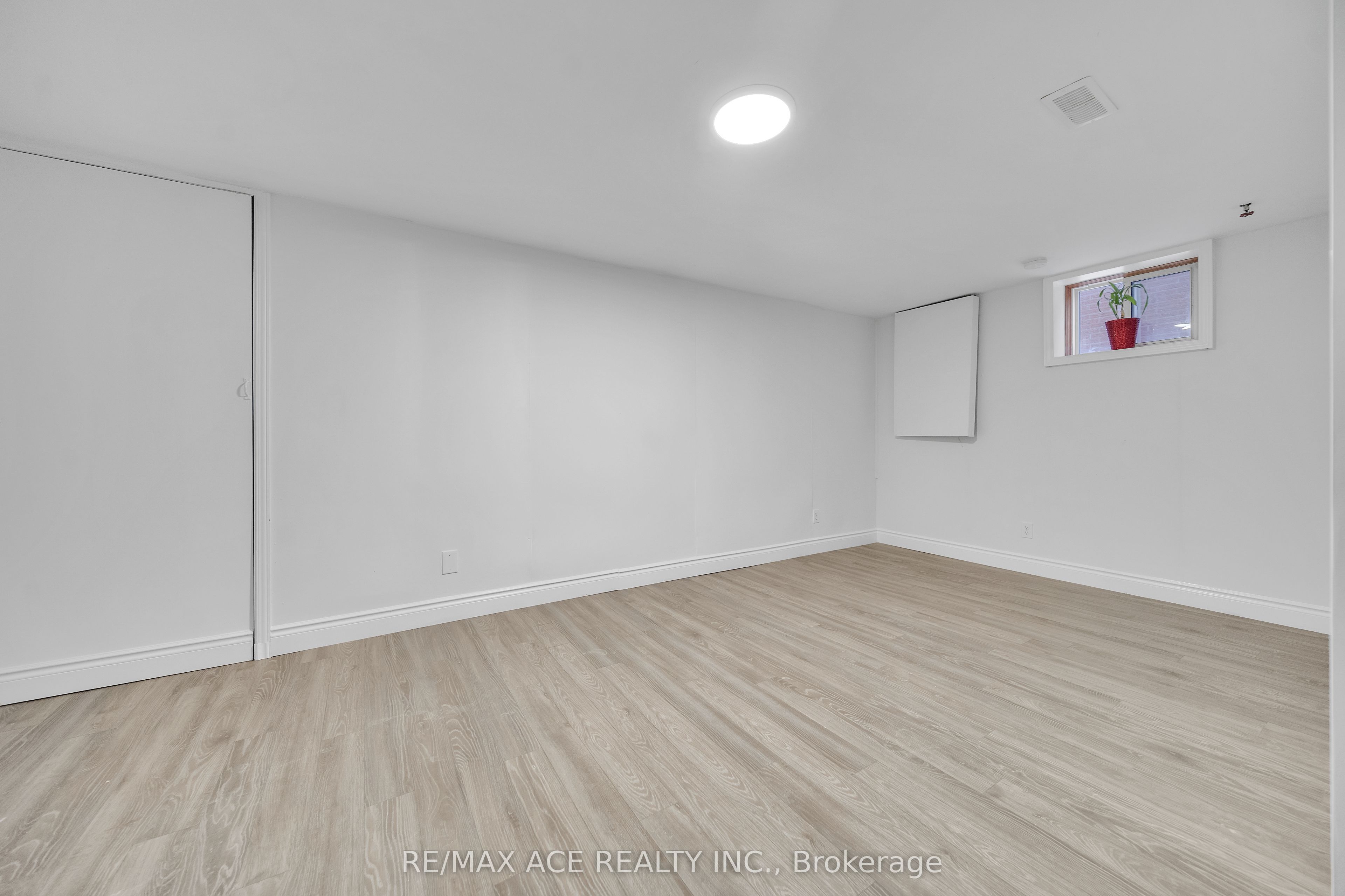 8159 Lynhurst Drive Property Photo 37
