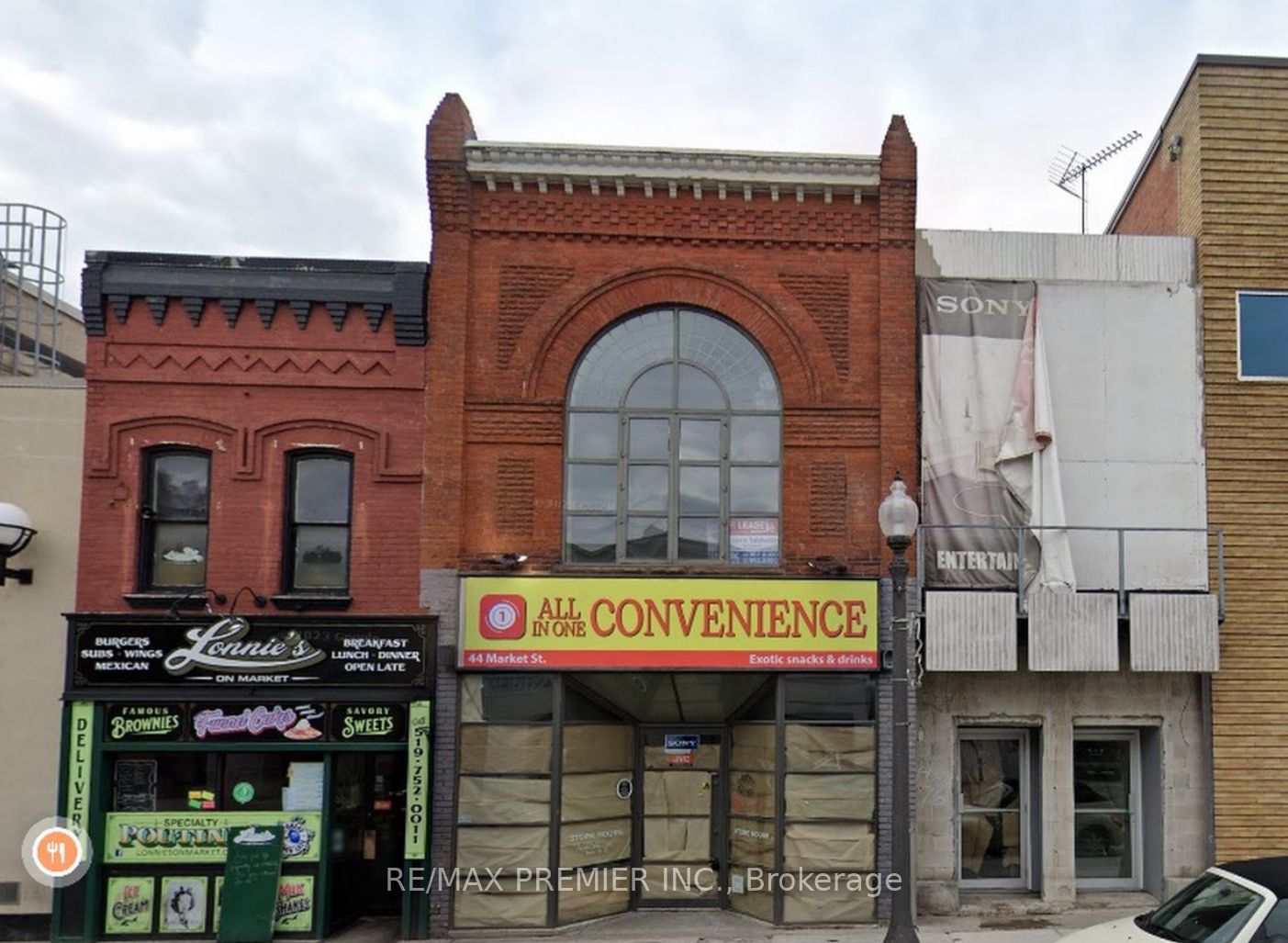 #main Floor Unit - 44 Market Street Property Photo 2