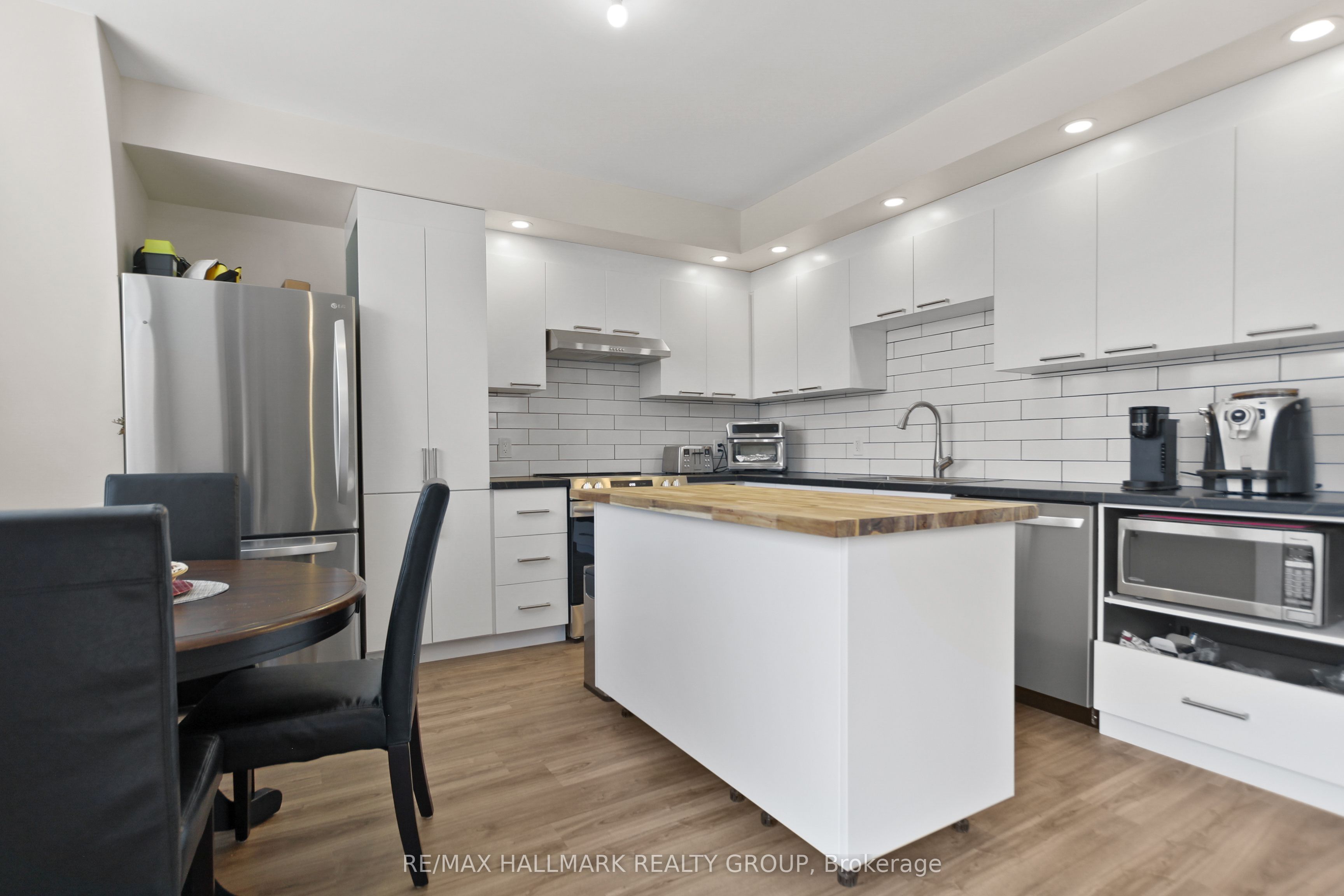 258 Property Photo 23