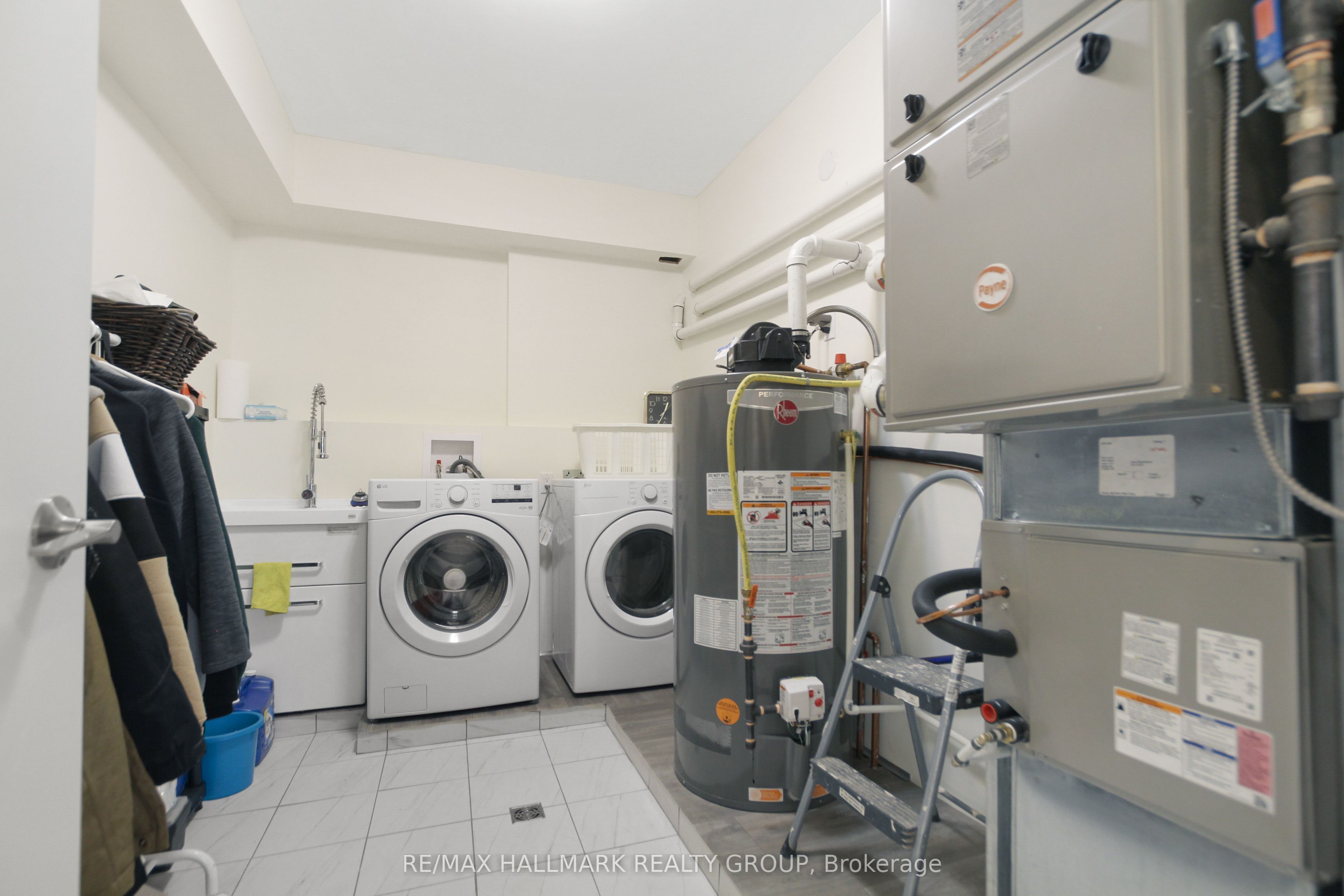 258 Property Photo 34