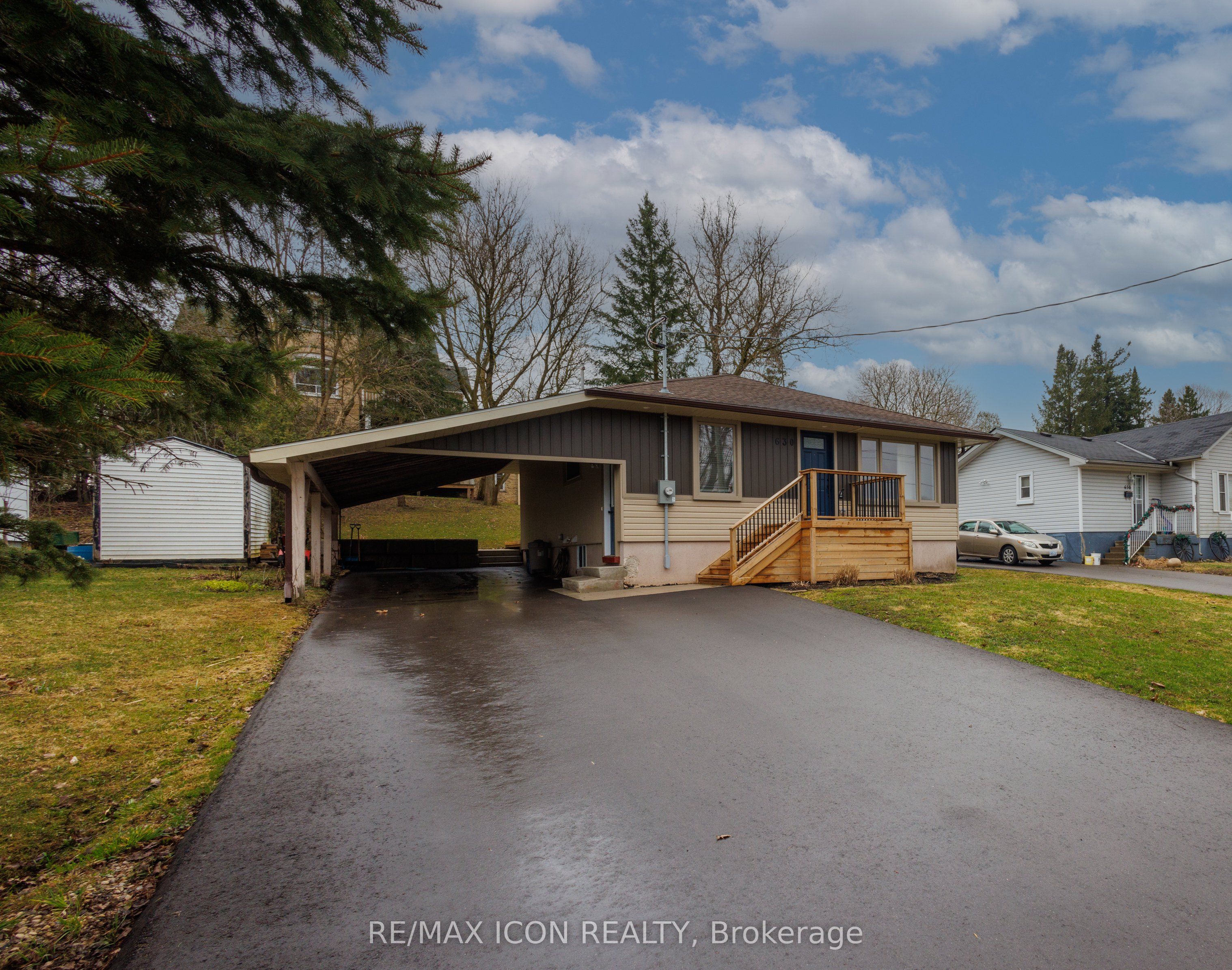 630 Waterloo Street Property Photo 3