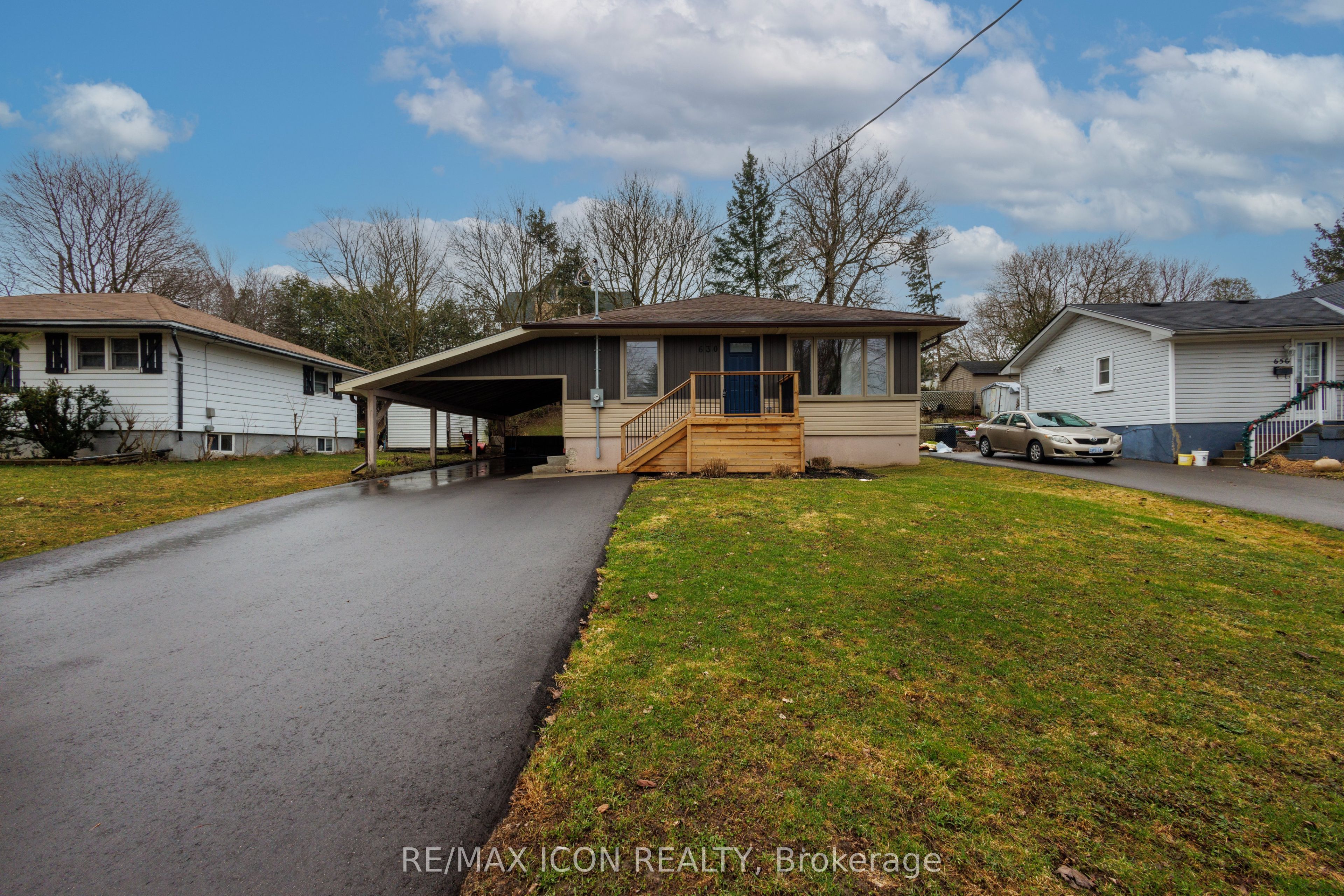 630 Waterloo Street Property Photo 4