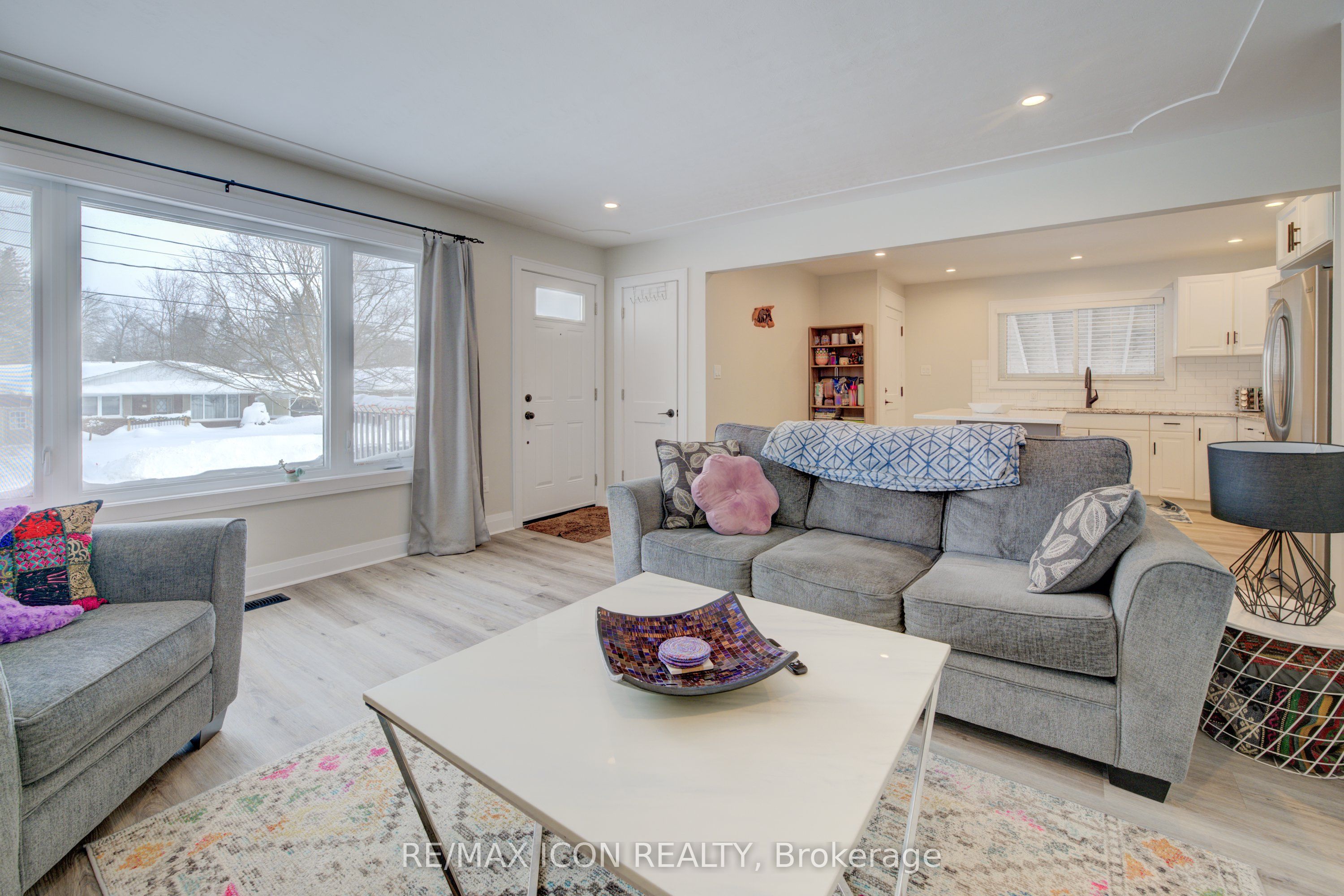630 Waterloo Street Property Photo 9