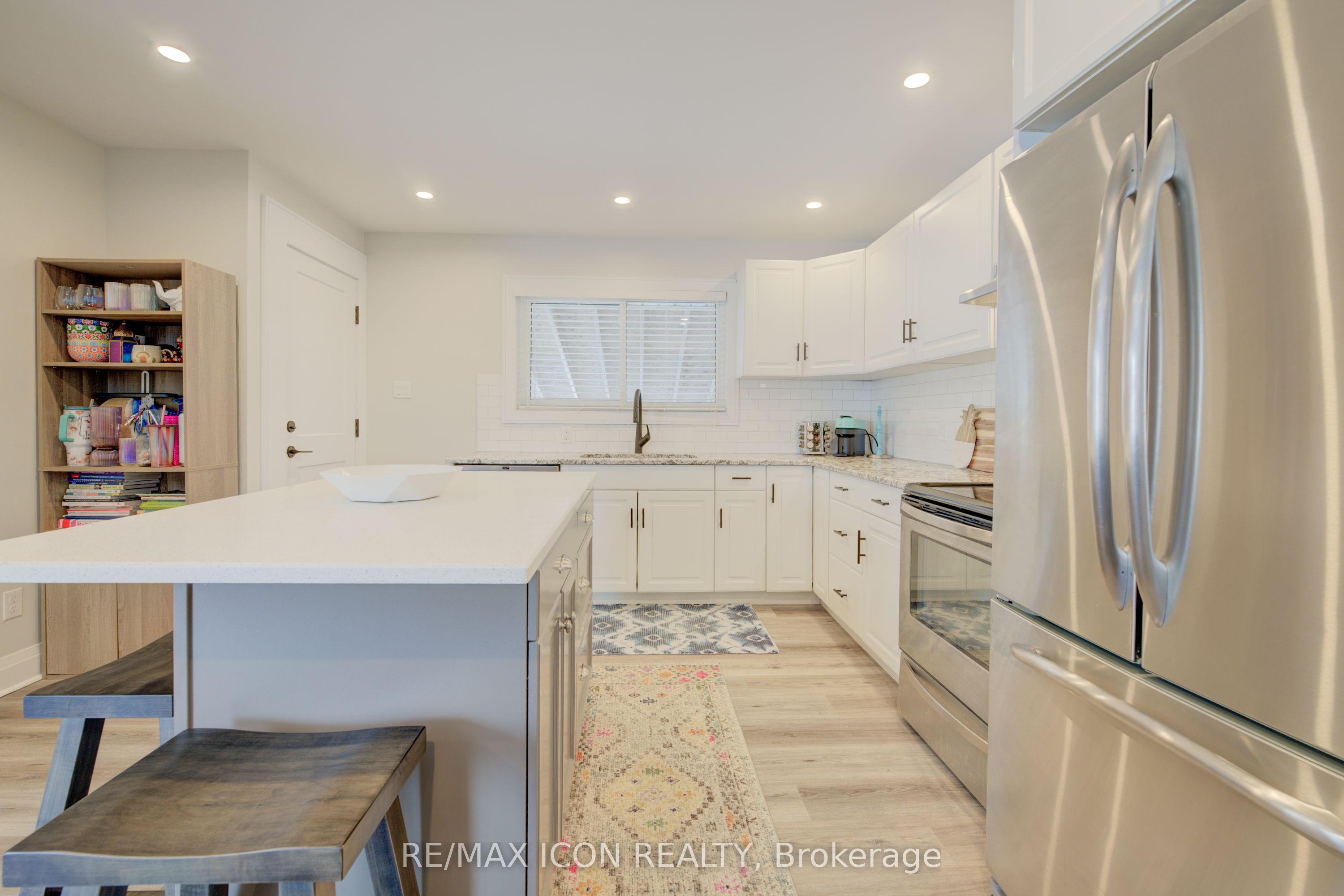 630 Waterloo Street Property Photo 11